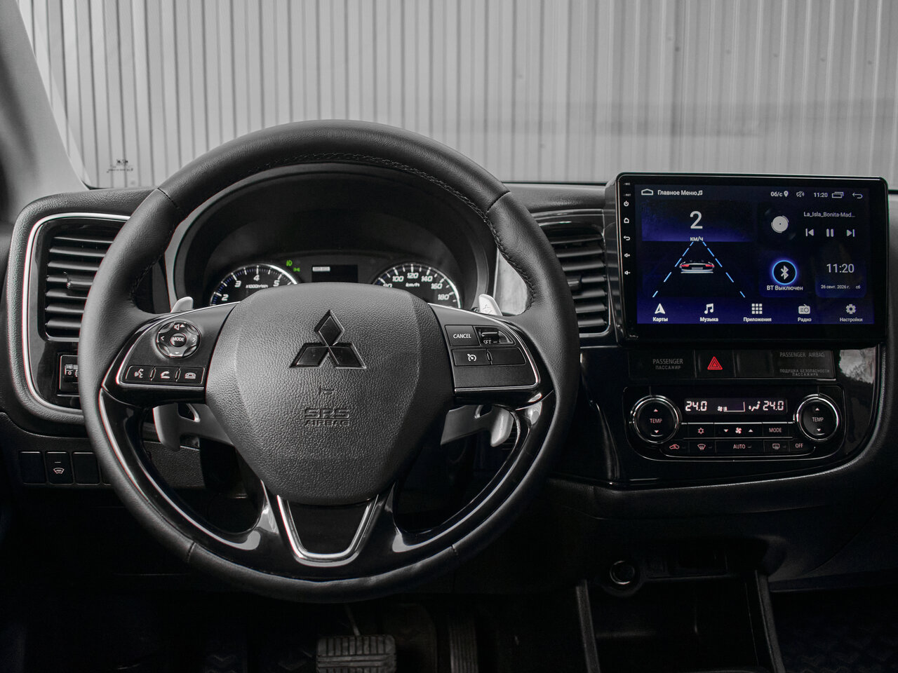 Купить Mitsubishi Outlander 2.4 CVT (167 л.с.) 4WD, 2016 в Екатеренбурге