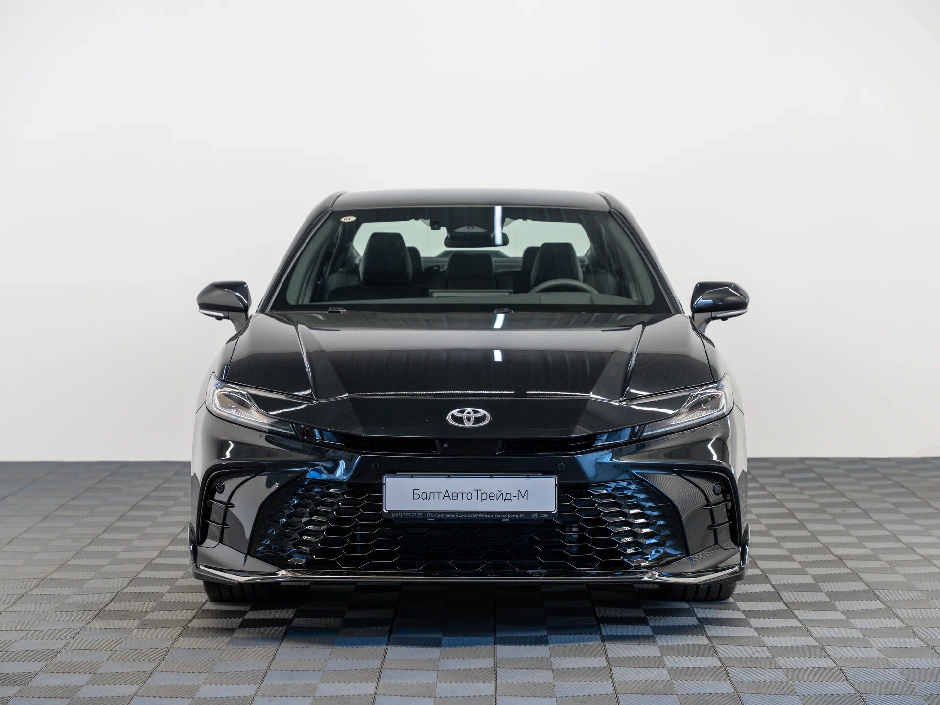 Автомобиль Toyota Camry 2.0hyb CVT (197 л.с.) - 2