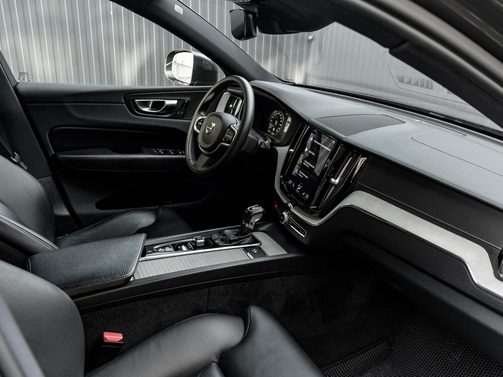 Купить Volvo XC60 2.0 AT (249 л.с.) 4WD, 2021 в Екатеренбурге