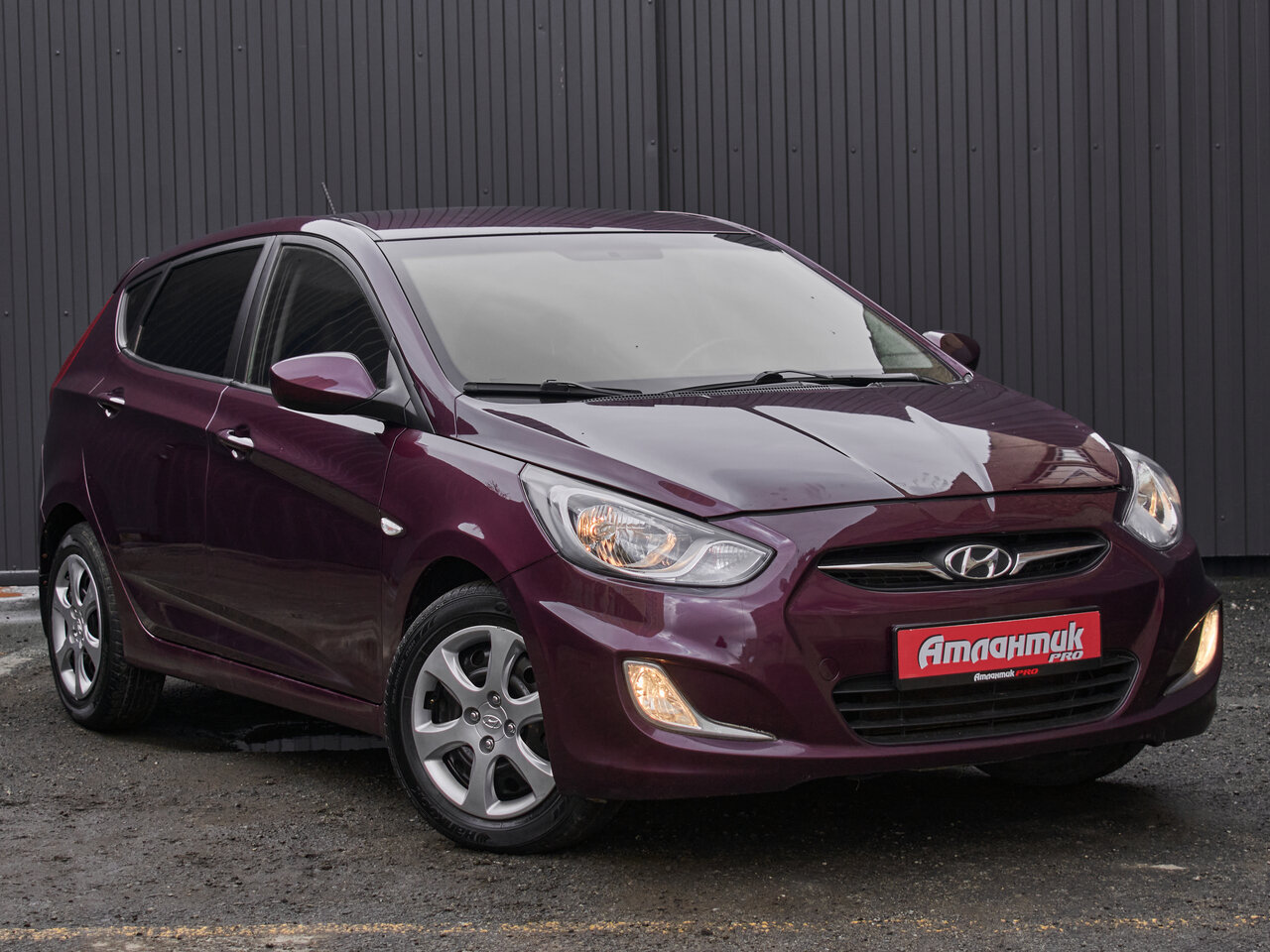 Купить Hyundai Solaris 1.6 MT (123 л.с.), 2012 в Екатеренбурге