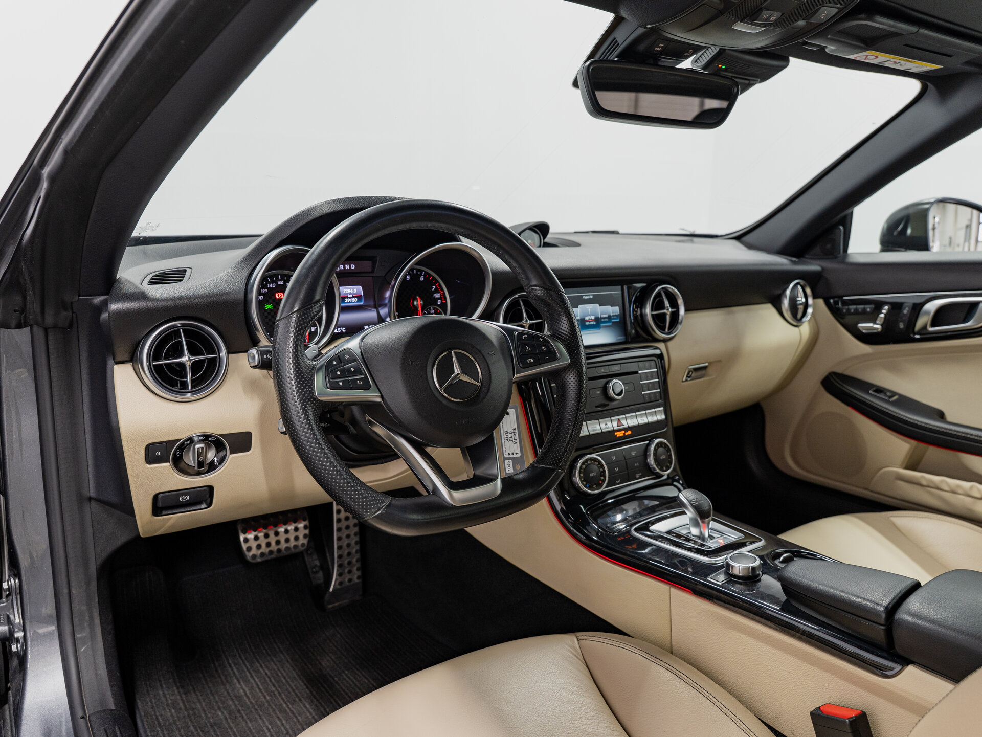 Автомобиль Mercedes-Benz SLC 200 2.0 AT (184 л.с.) - 3