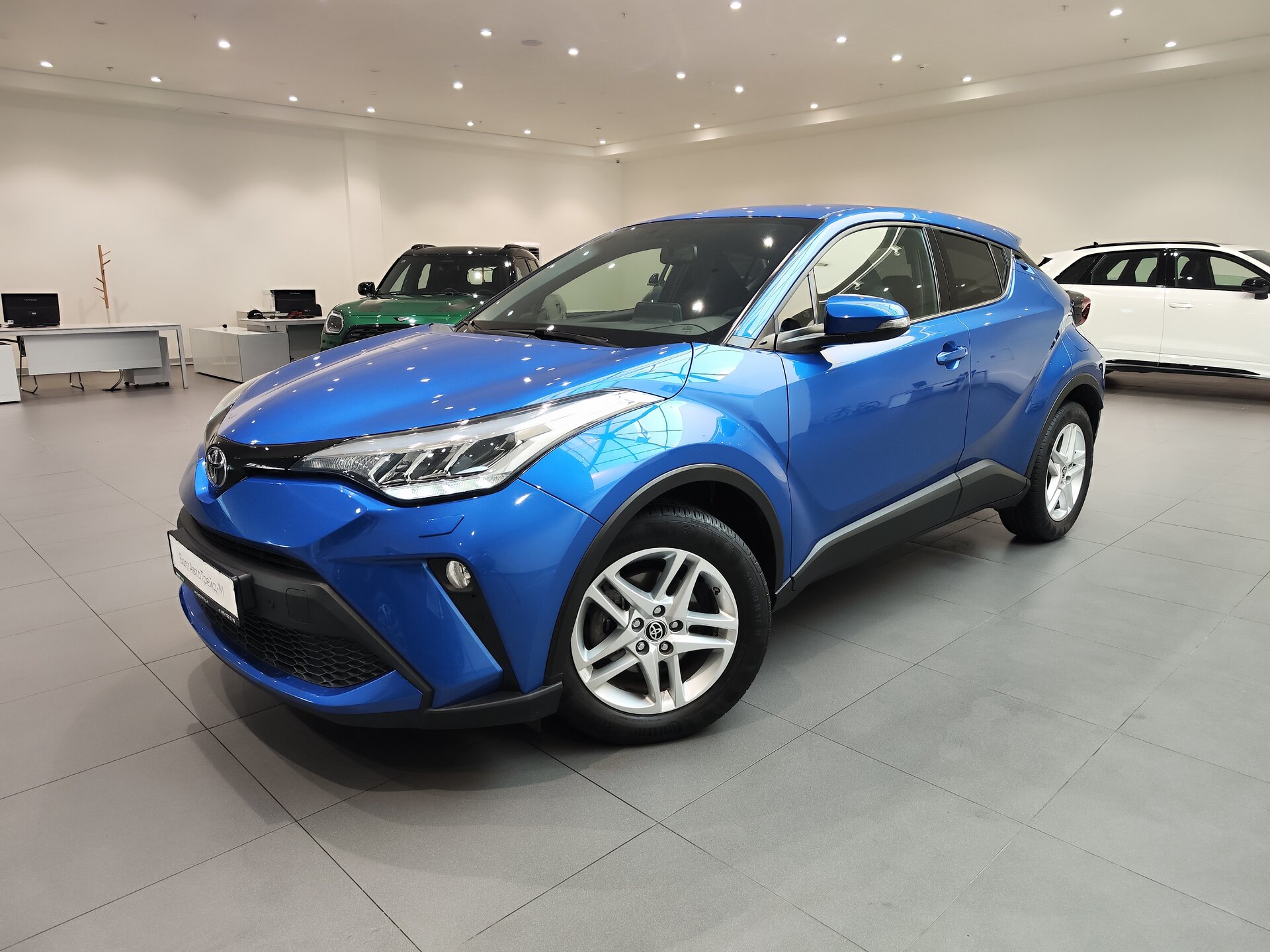 Автомобиль Toyota C-HR 2.0 CVT (148 л.с.) - 1