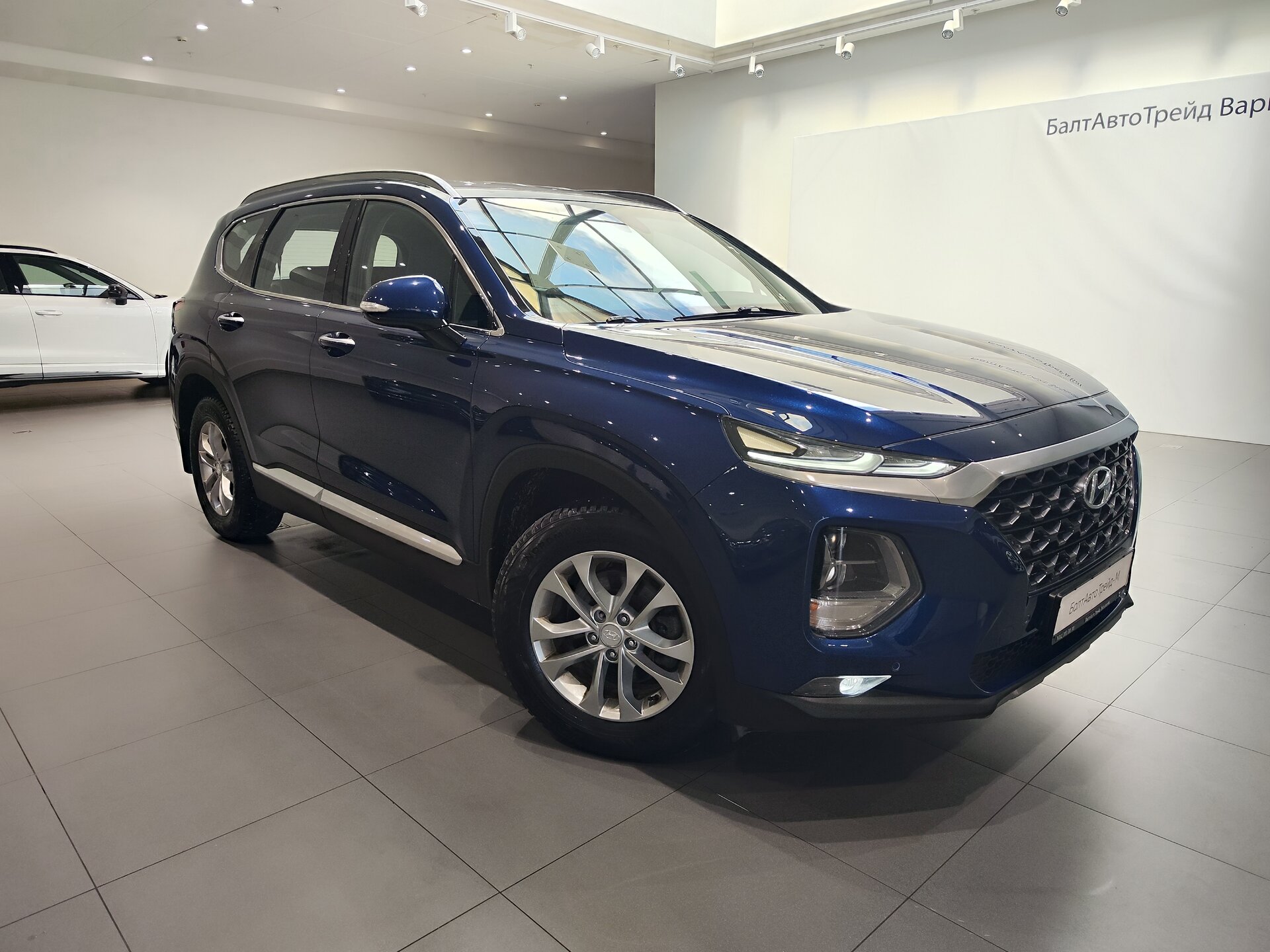 Автомобиль Hyundai Santa Fe 2.2d AT (200 л.с.) 4WD - 3