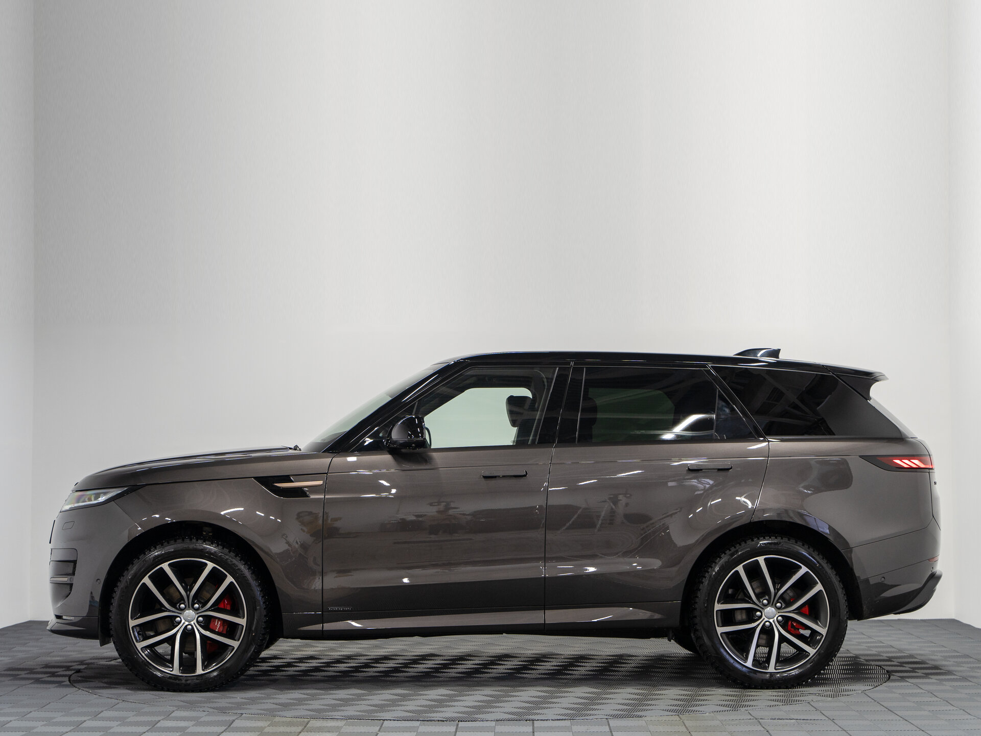 Автомобиль Land Rover Range Rover Sport D350 3.0d AT (350 л.с.) 4WD - 11
