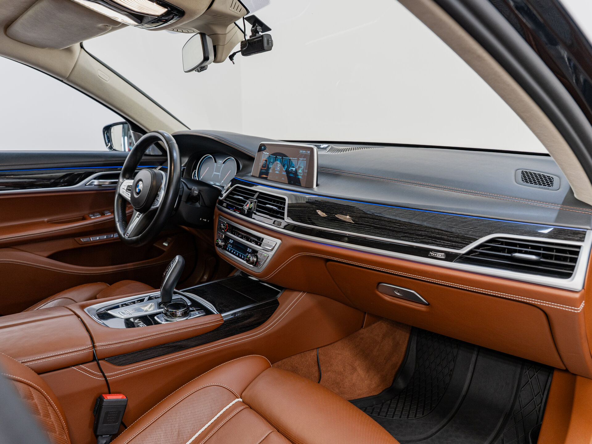 Автомобиль BMW 7 серии M760Li xDrive 6.6 AT (610 л.с.) 4WD - 11