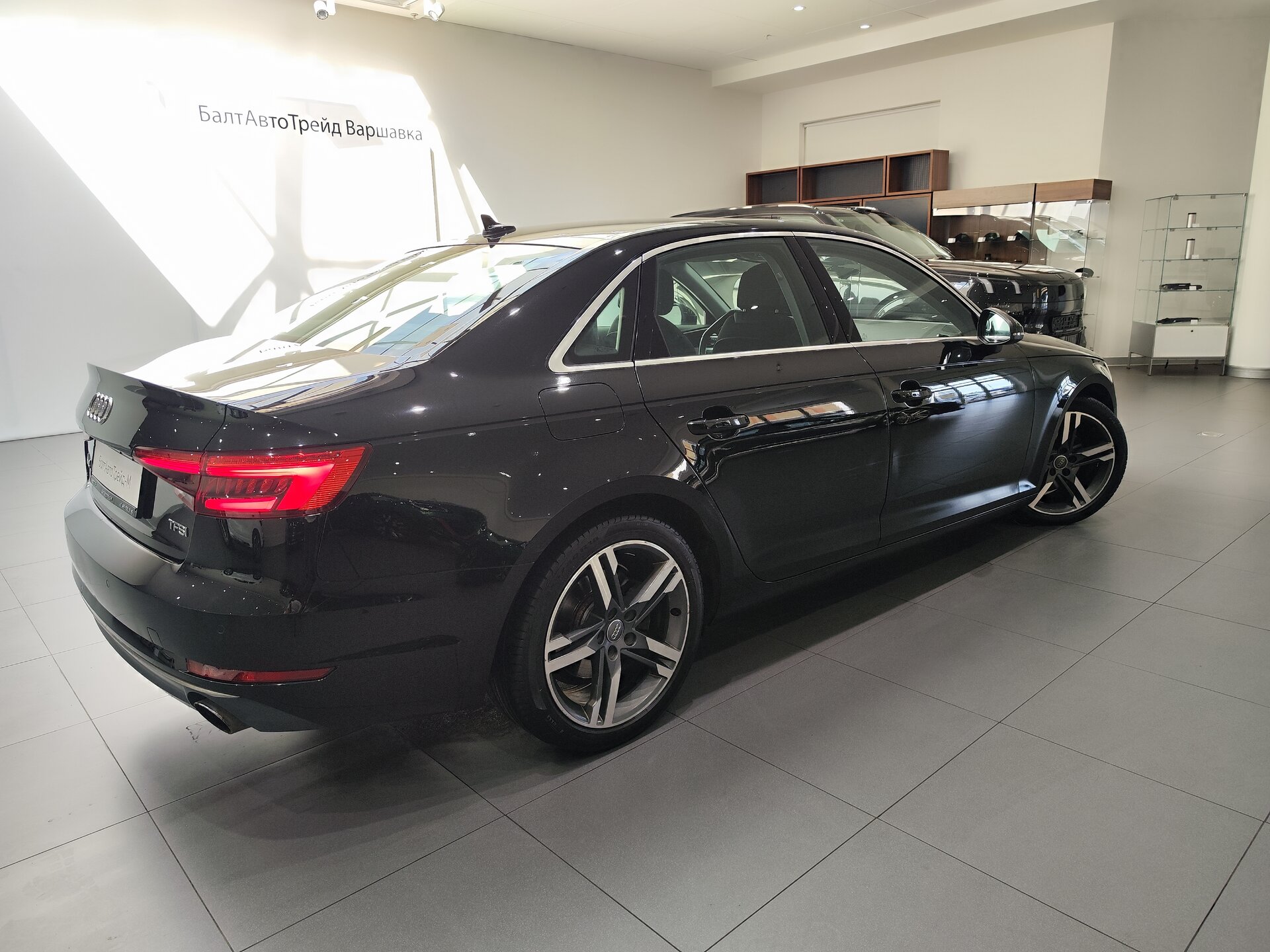 Автомобиль Audi A4 2.0 AMT (190 л.с.) - 6