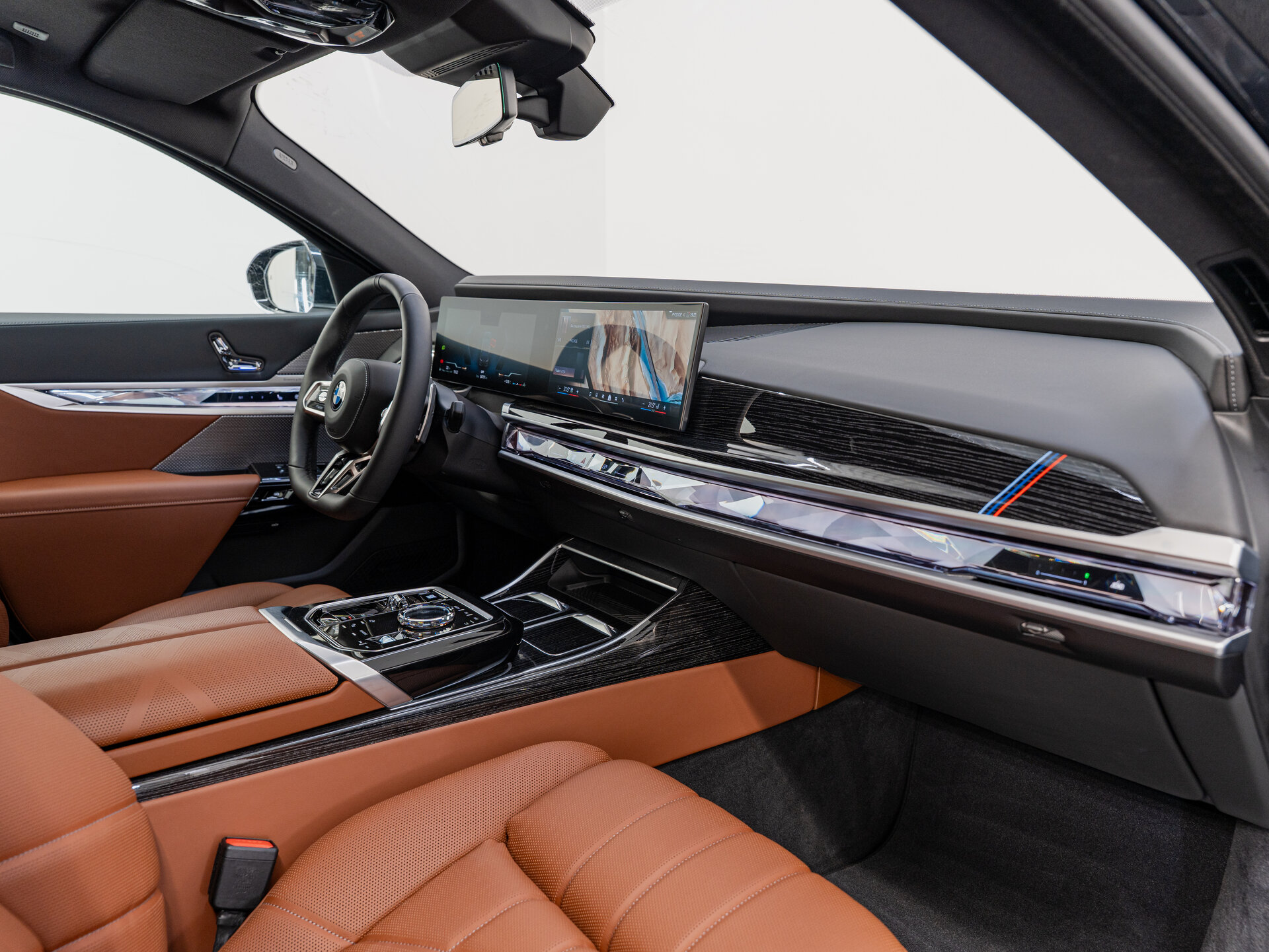 Автомобиль BMW 7 серии 740i xDrive 3.0 AT (380 л.с.) 4WD - 15