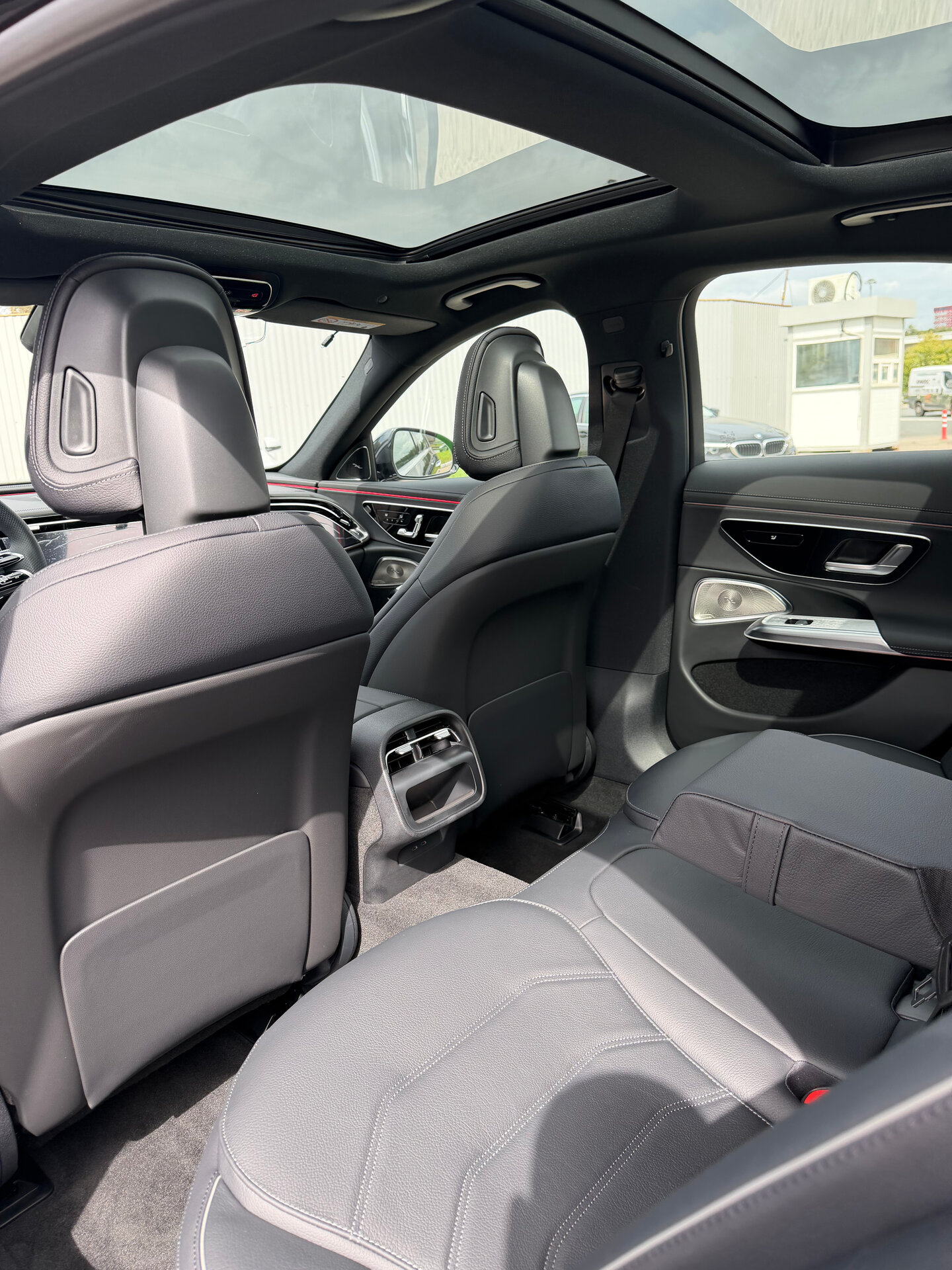 Автомобиль Mercedes-Benz E-Класс 300 2.0 AT (258 л.с.) 4WD - 11