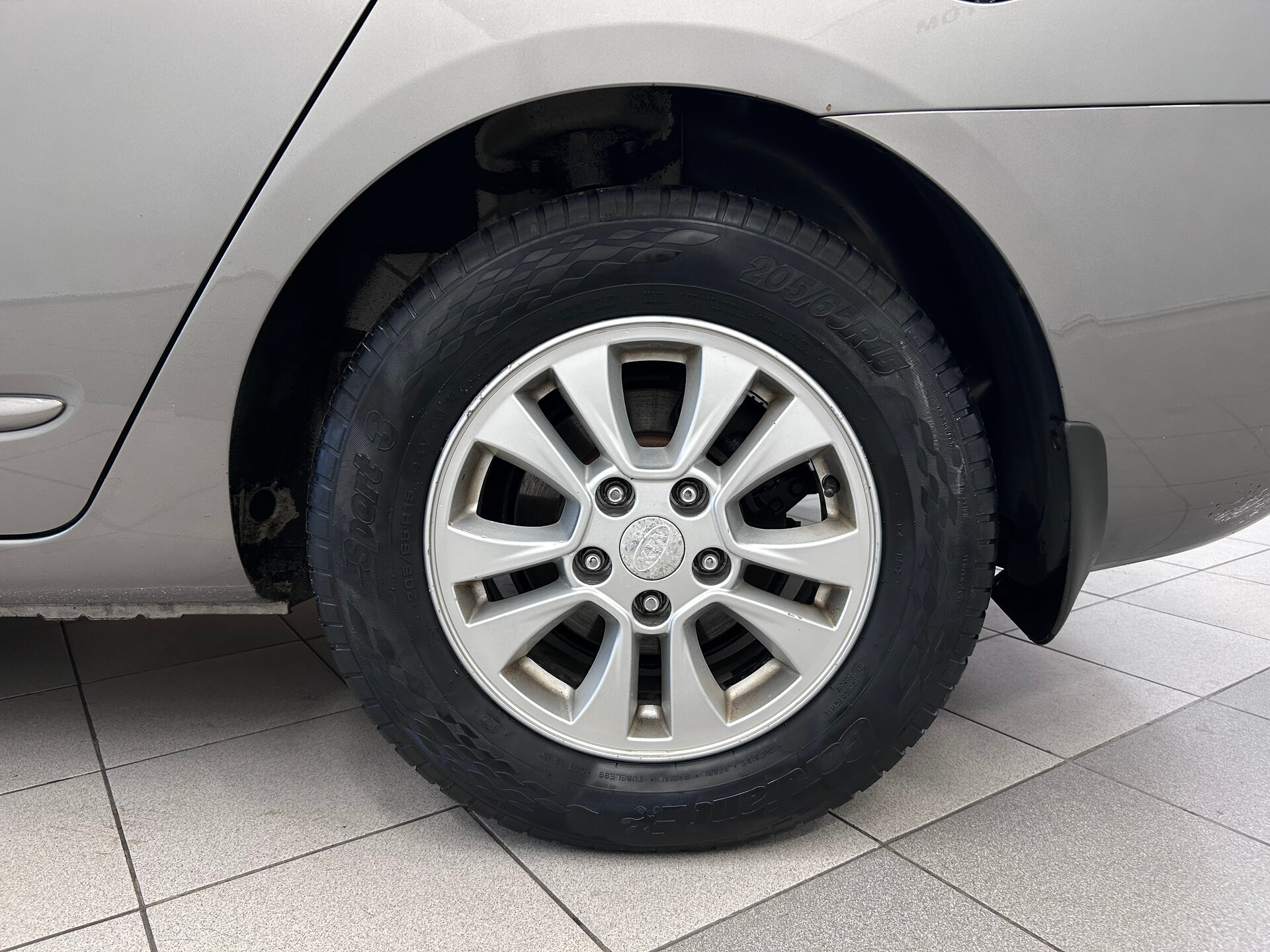 Kia Carens 2011 27
