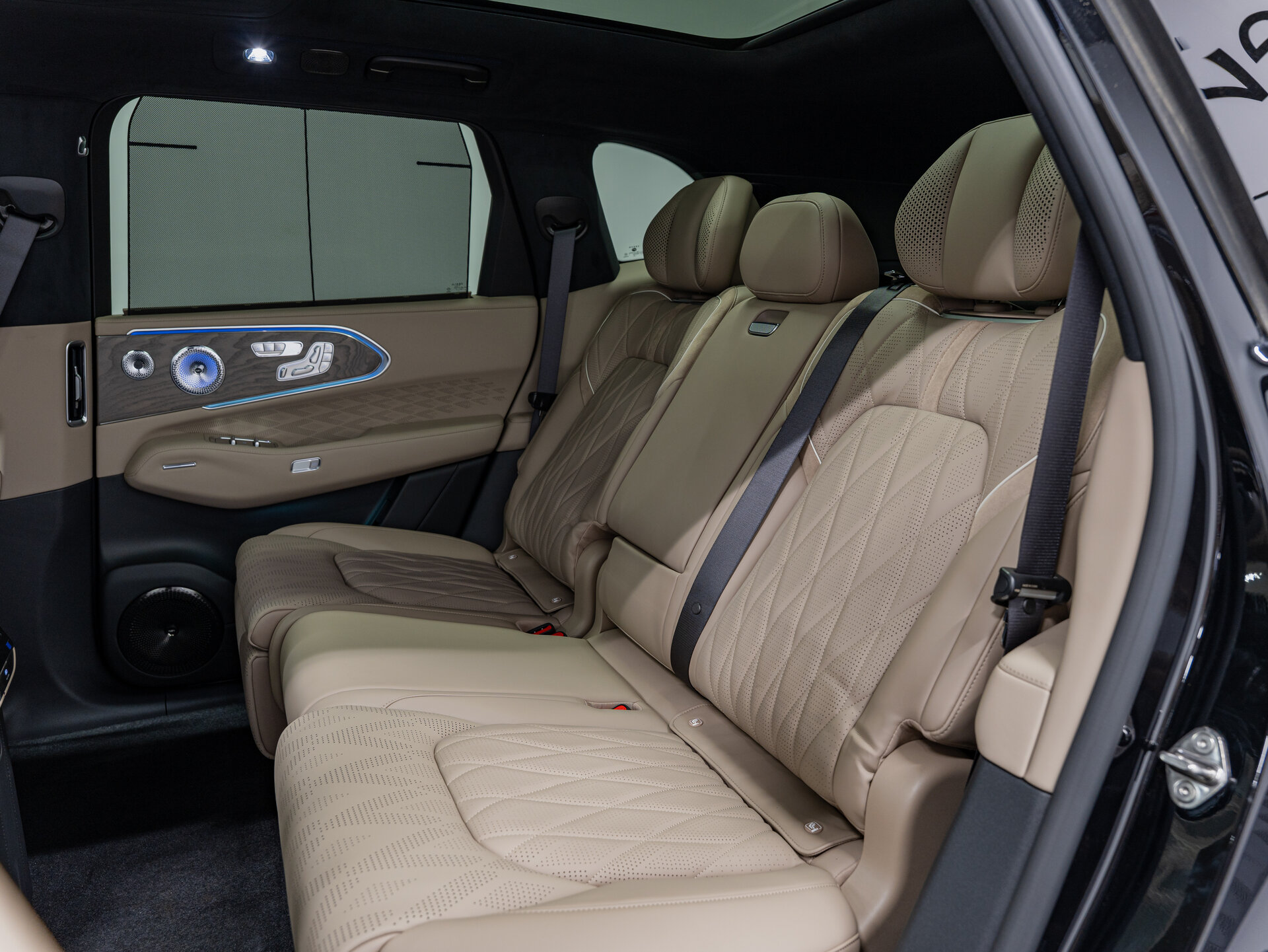 Автомобиль Zeekr 8X 70 kWh 2.0hyb AT (898 л.с.) 4WD - 4