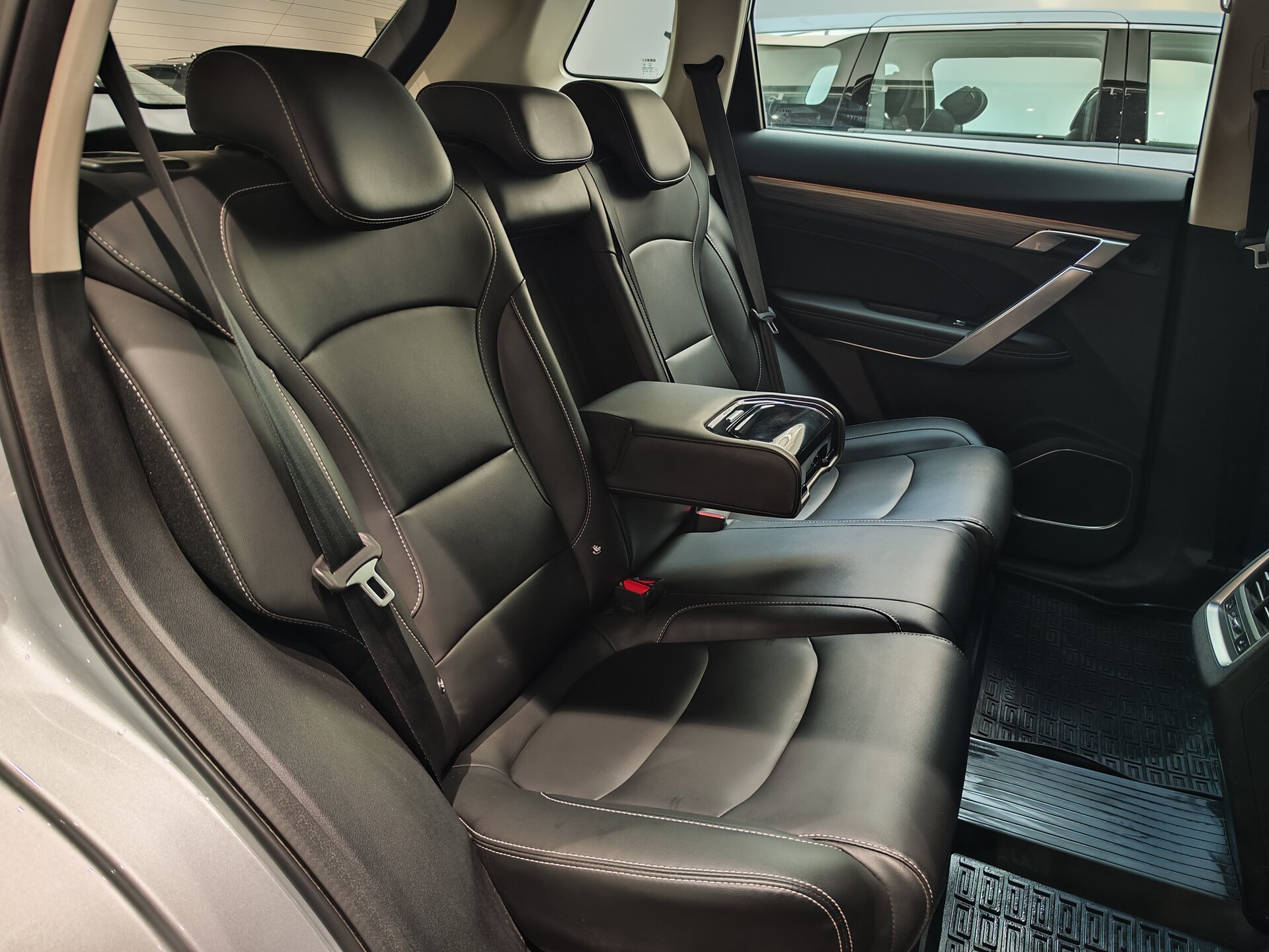Автомобиль Geely Atlas Pro 1.5 AMT (177 л.с.) 4WD - 11