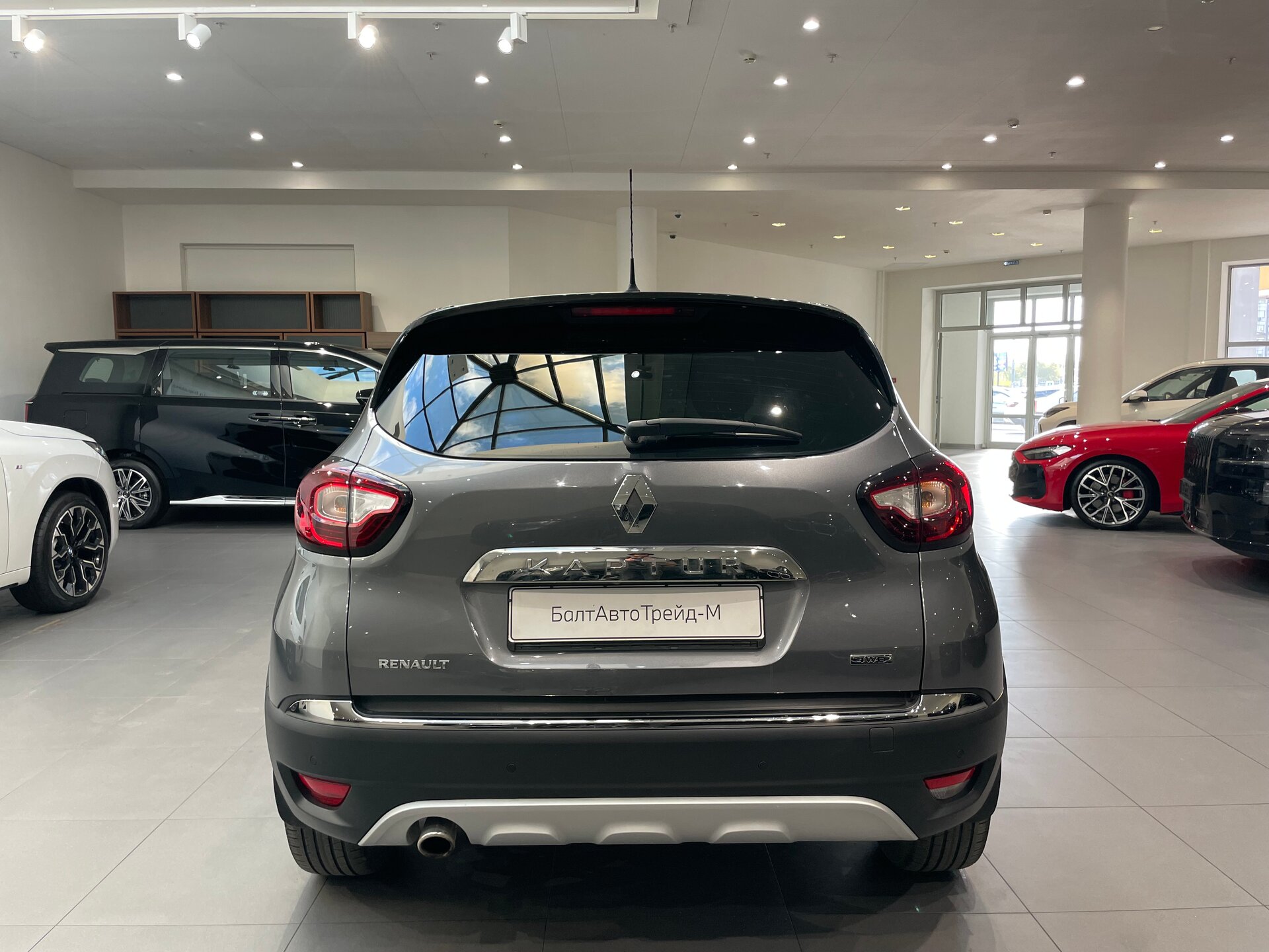 Автомобиль Renault Kaptur 2.0 AT (143 л.с.) 4WD - 5