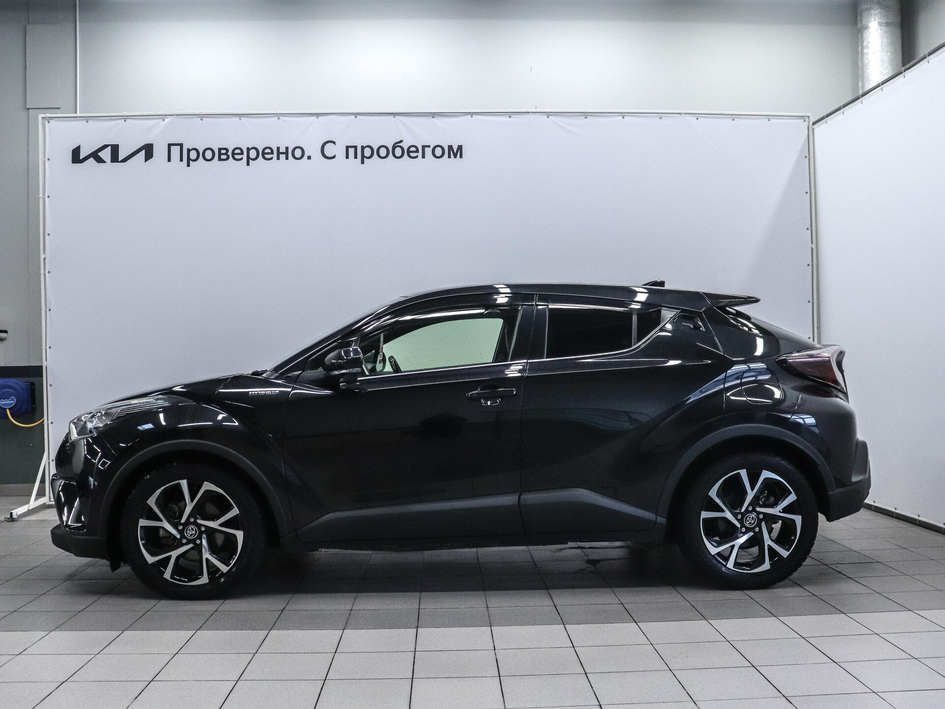 Toyota C-HR 2017 6