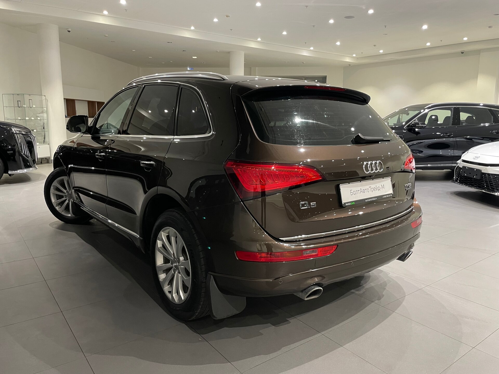 Автомобиль Audi Q5 2.0 AT (230 л.с.) 4WD - 4