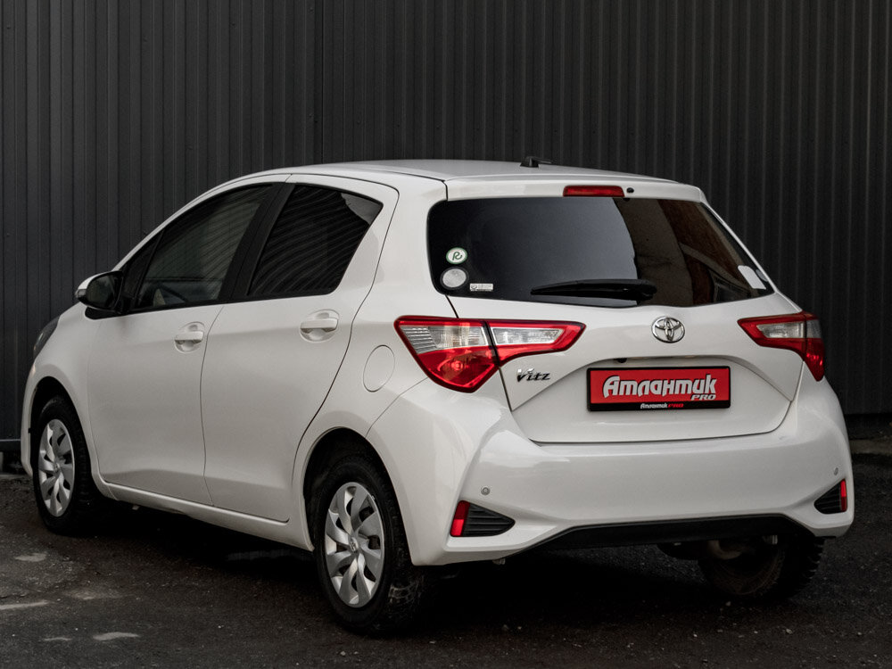 Купить Toyota Vitz 1.0 CVT (69 л.с.), 2019 в Екатеренбурге