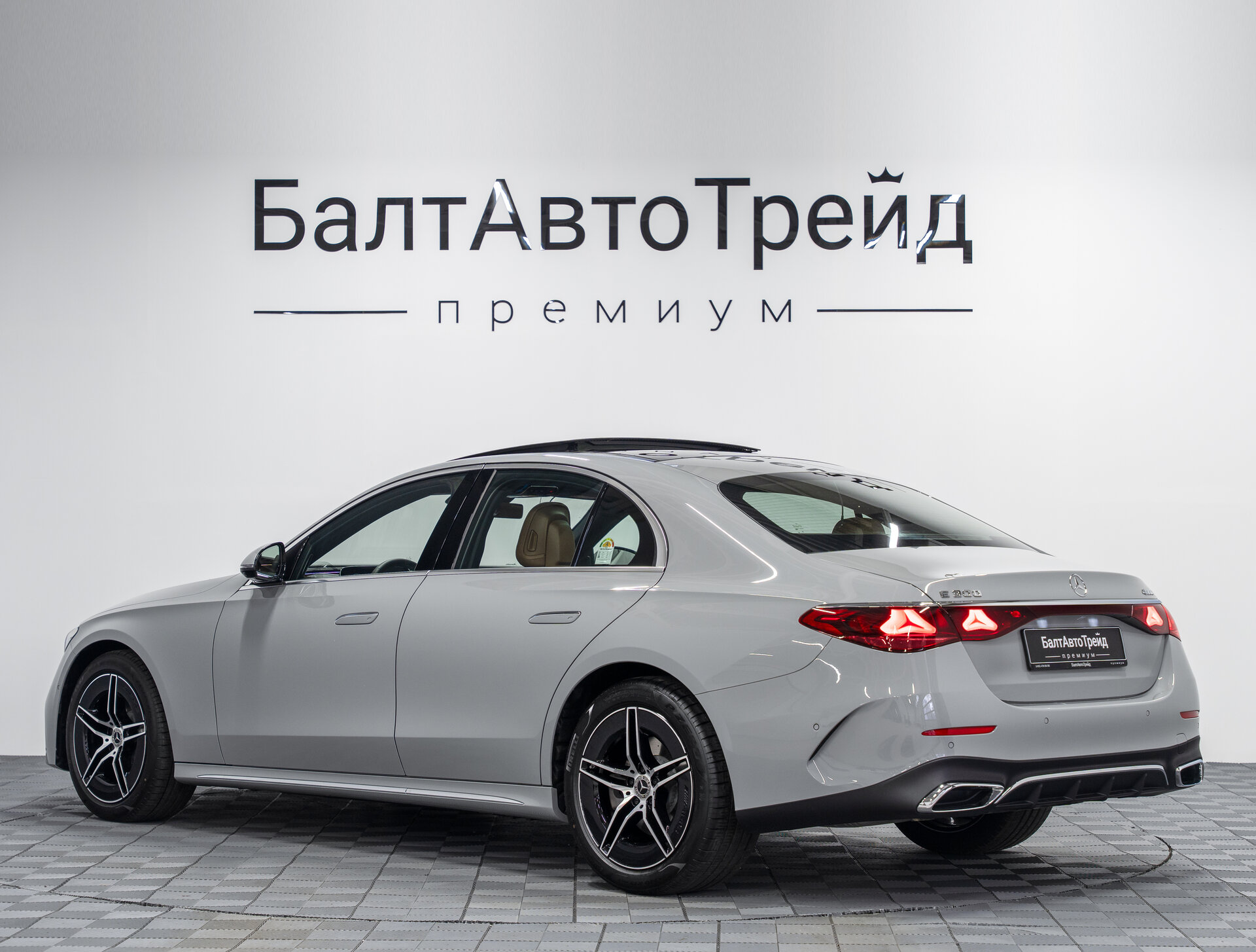 Автомобиль Mercedes-Benz E-Класс 300 2.0 AT (258 л.с.) 4WD - 9