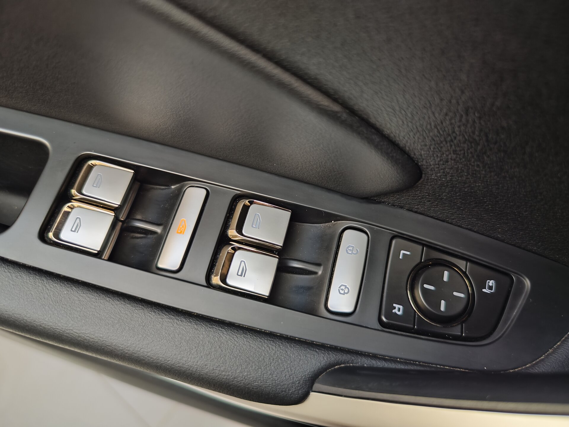 Автомобиль Geely Atlas Pro 1.5 AMT (177 л.с.) 4WD - 18