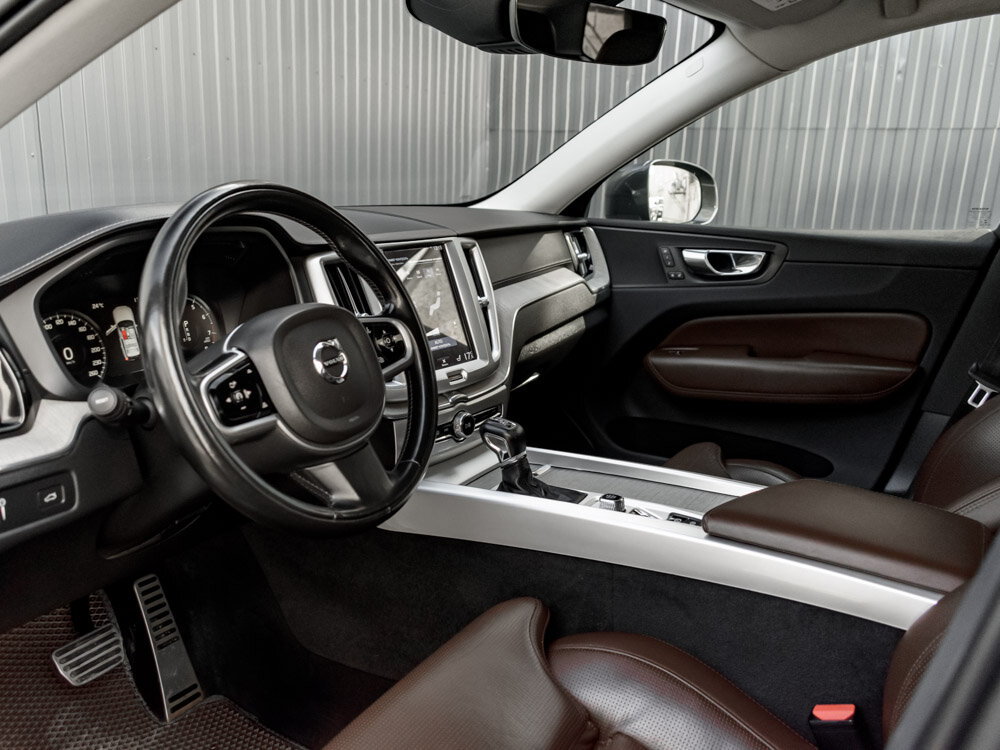 Купить Volvo XC60 2.0 AT (249 л.с.) 4WD, 2018 в Екатеренбурге