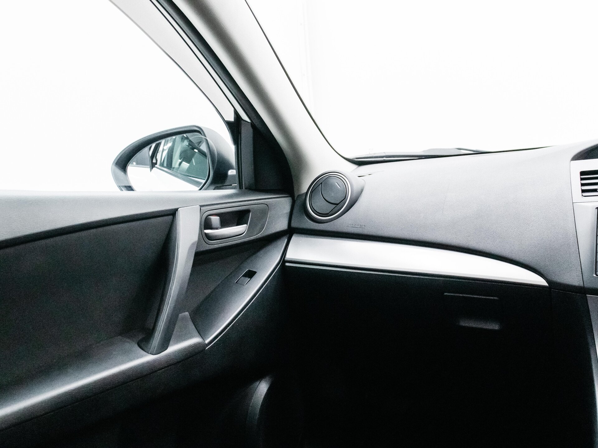 Mazda Axela 2010 12