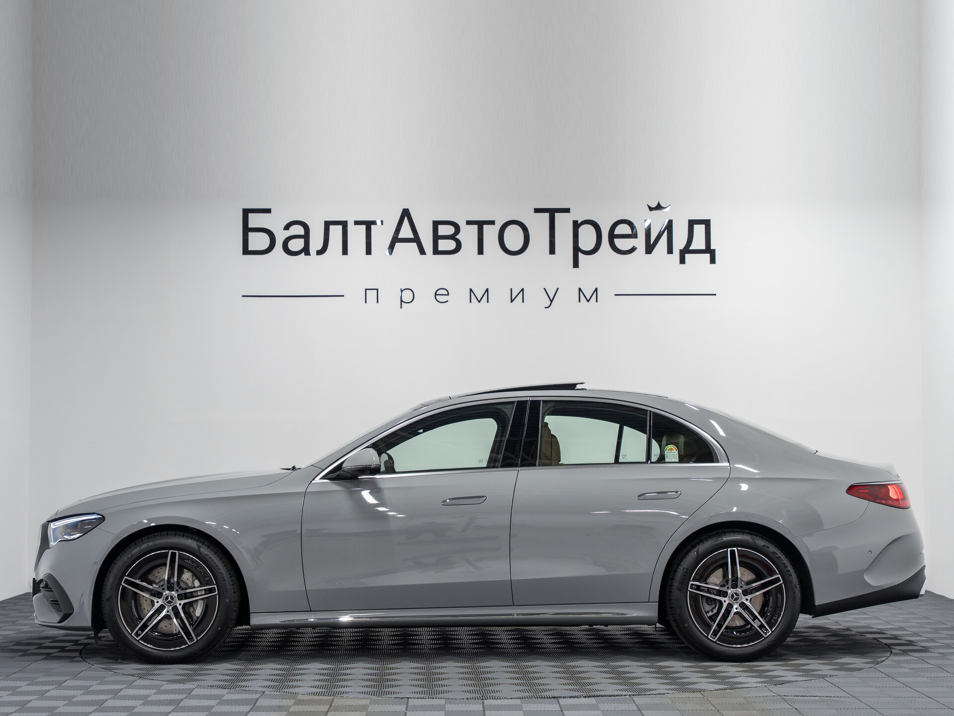 Автомобиль Mercedes-Benz E-Класс 300 2.0 AT (258 л.с.) 4WD - 11