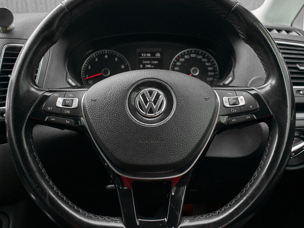 Купить Volkswagen Sharan 1.4 AMT (150 л.с.), 2017 в Екатеренбурге
