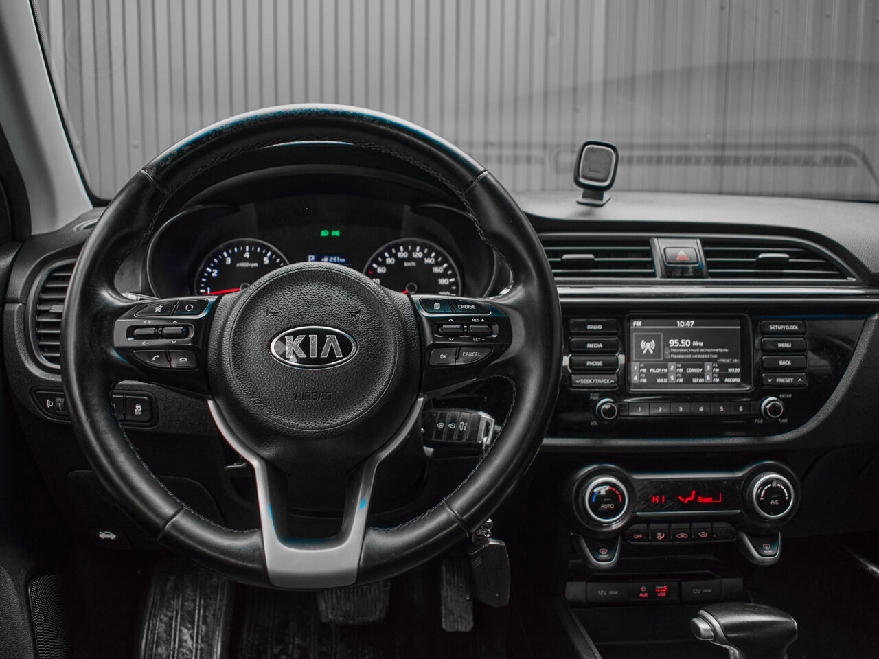 Купить Kia Rio 1.6 AT (123 л.с.), 2017 в Екатеренбурге