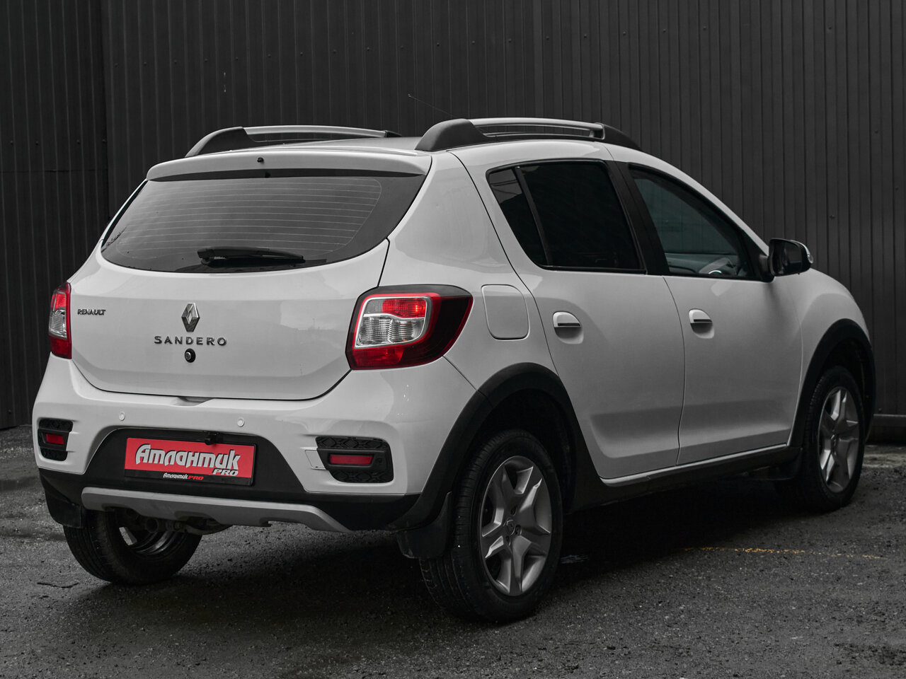 Купить Renault Sandero Stepway 1.6 AT (102 л.с.), 2018 в Екатеренбурге