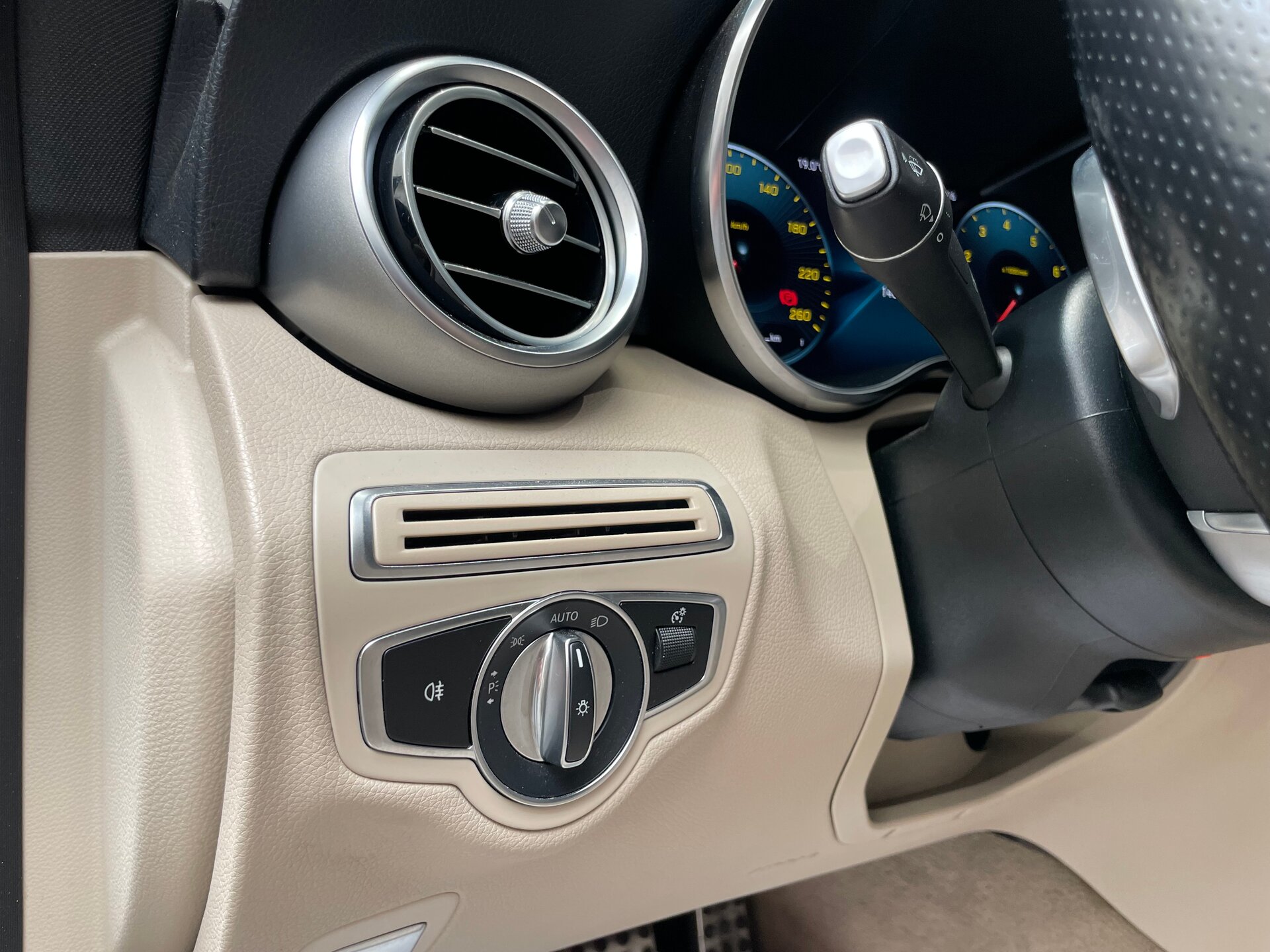 Автомобиль Mercedes-Benz C-Класс 180 1.6 AT (150 л.с.) - 20
