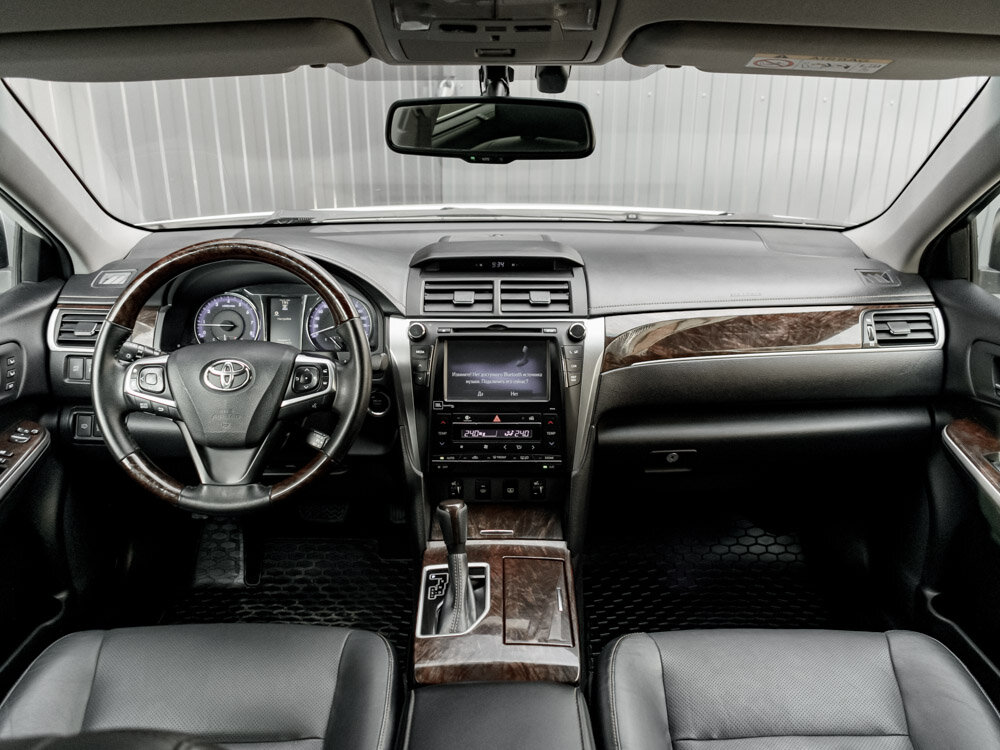 Купить Toyota Camry 3.5 AT (249 л.с.), 2017 в Екатеренбурге