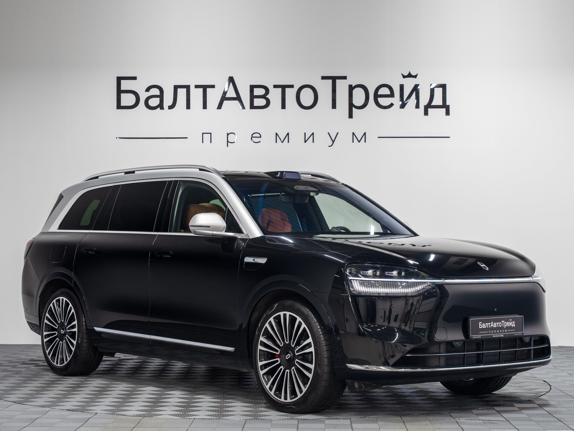 Автомобиль Aito M9 275 1.5hyb AT (496 л.с.) 4WD - 5