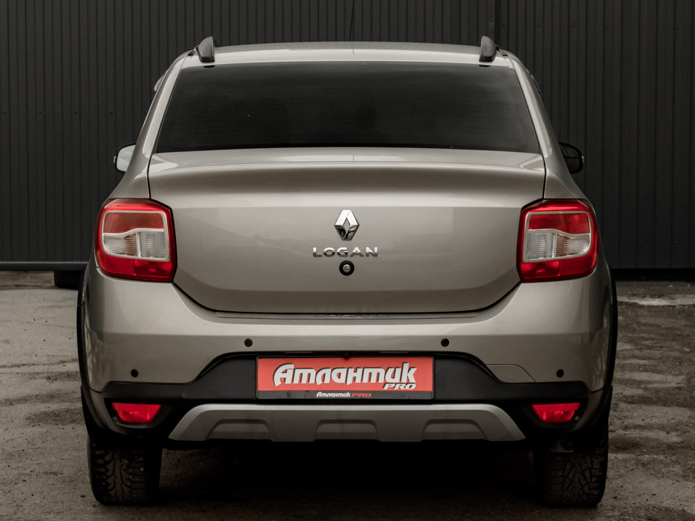 Купить Renault Logan Stepway 1.6 MT (82 л.с.), 2019 в Екатеренбурге