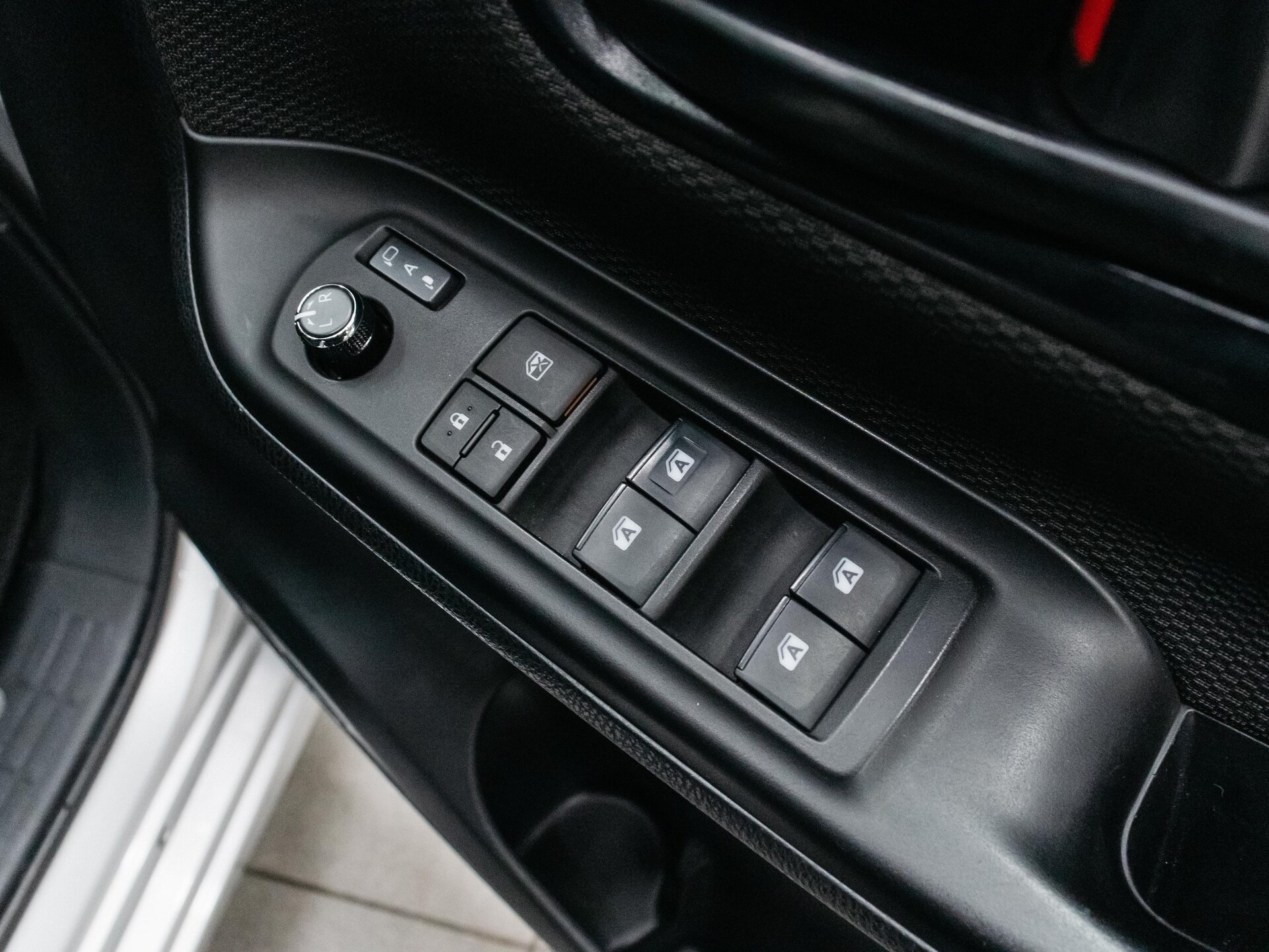 Toyota Noah 2018 10