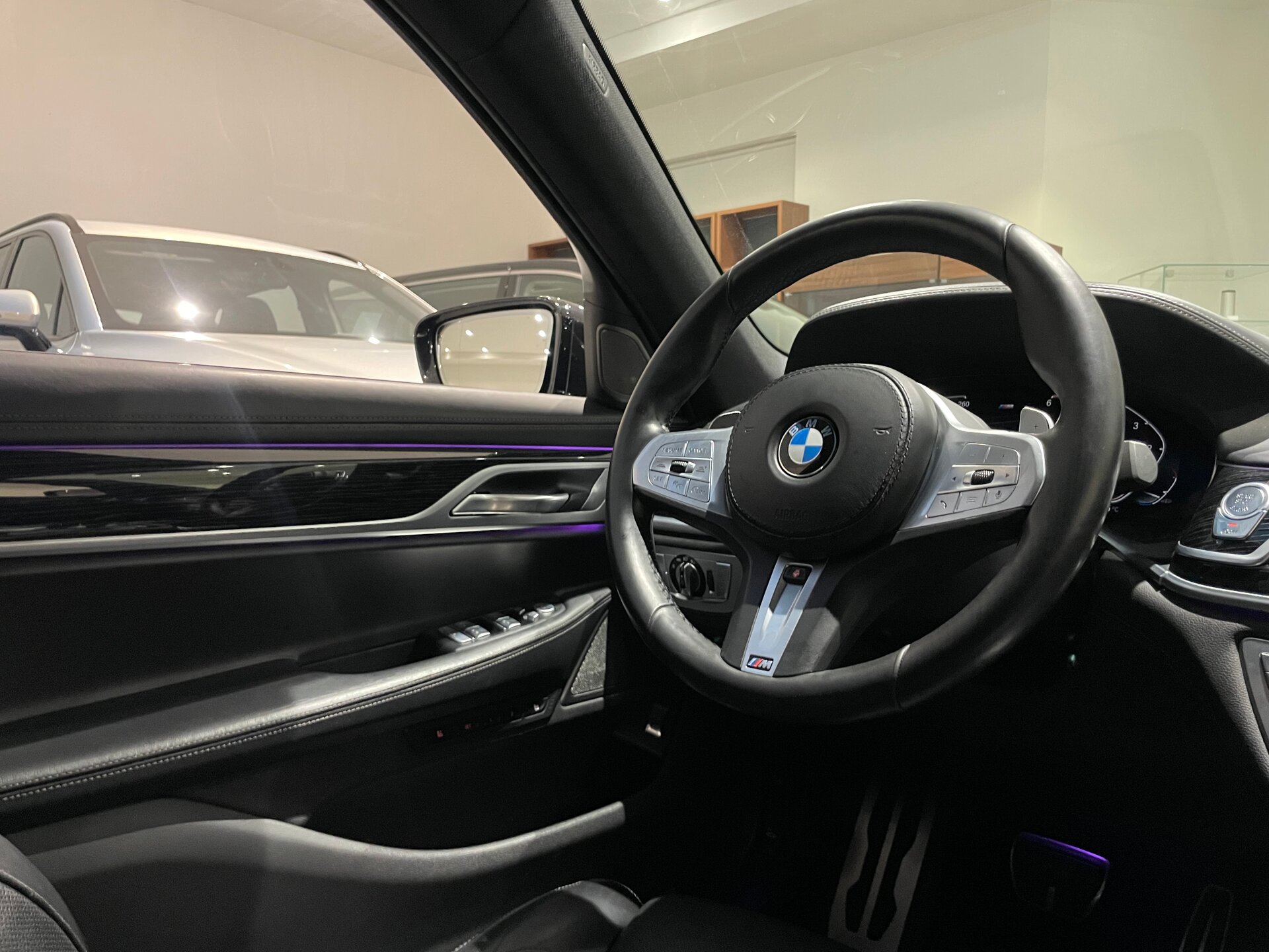 Автомобиль BMW 7 серии 730d xDrive 3.0d AT (249 л.с.) 4WD - 15