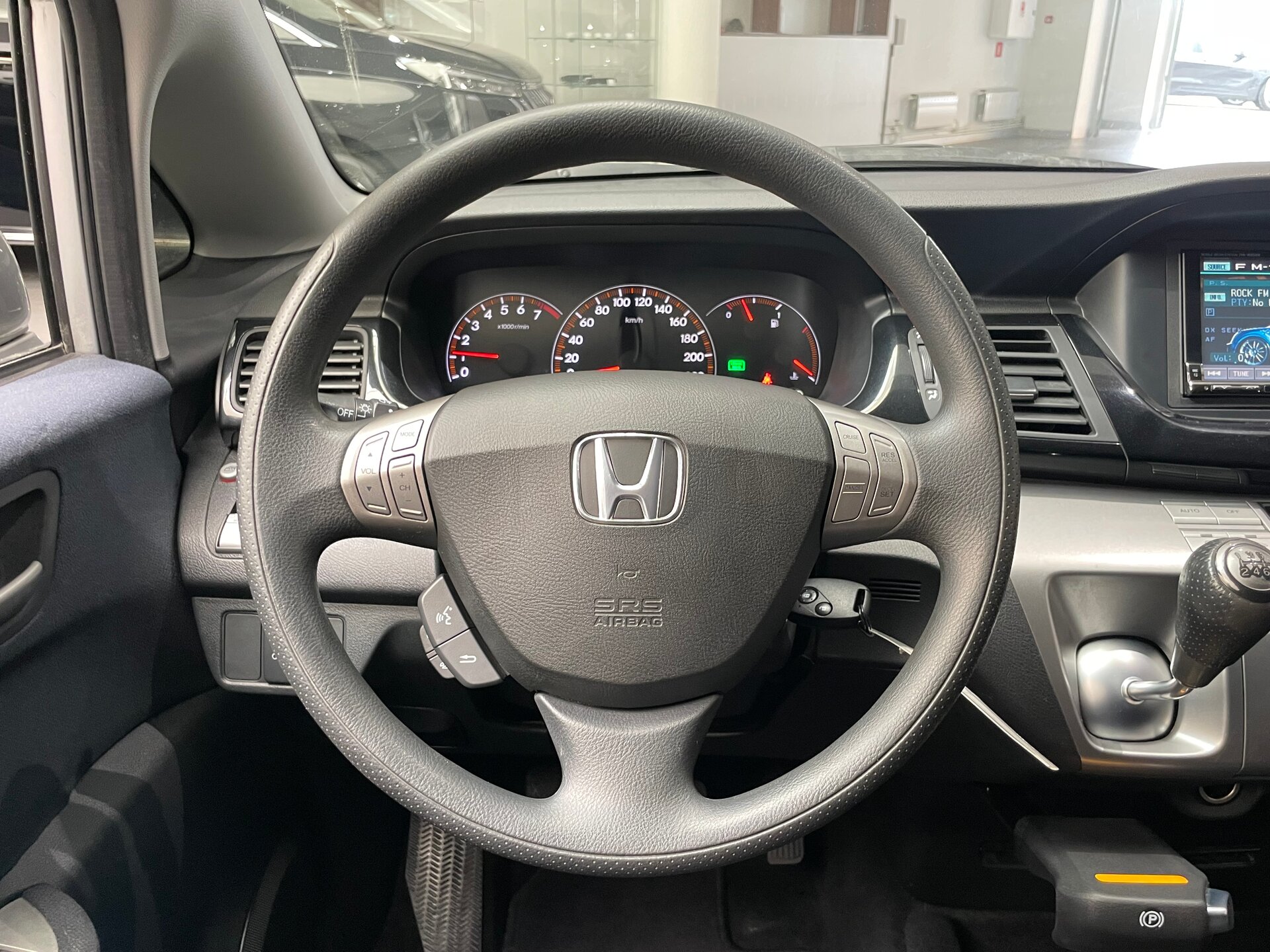 Автомобиль Honda FR-V 2.0 MT (150 л.с.) - 15
