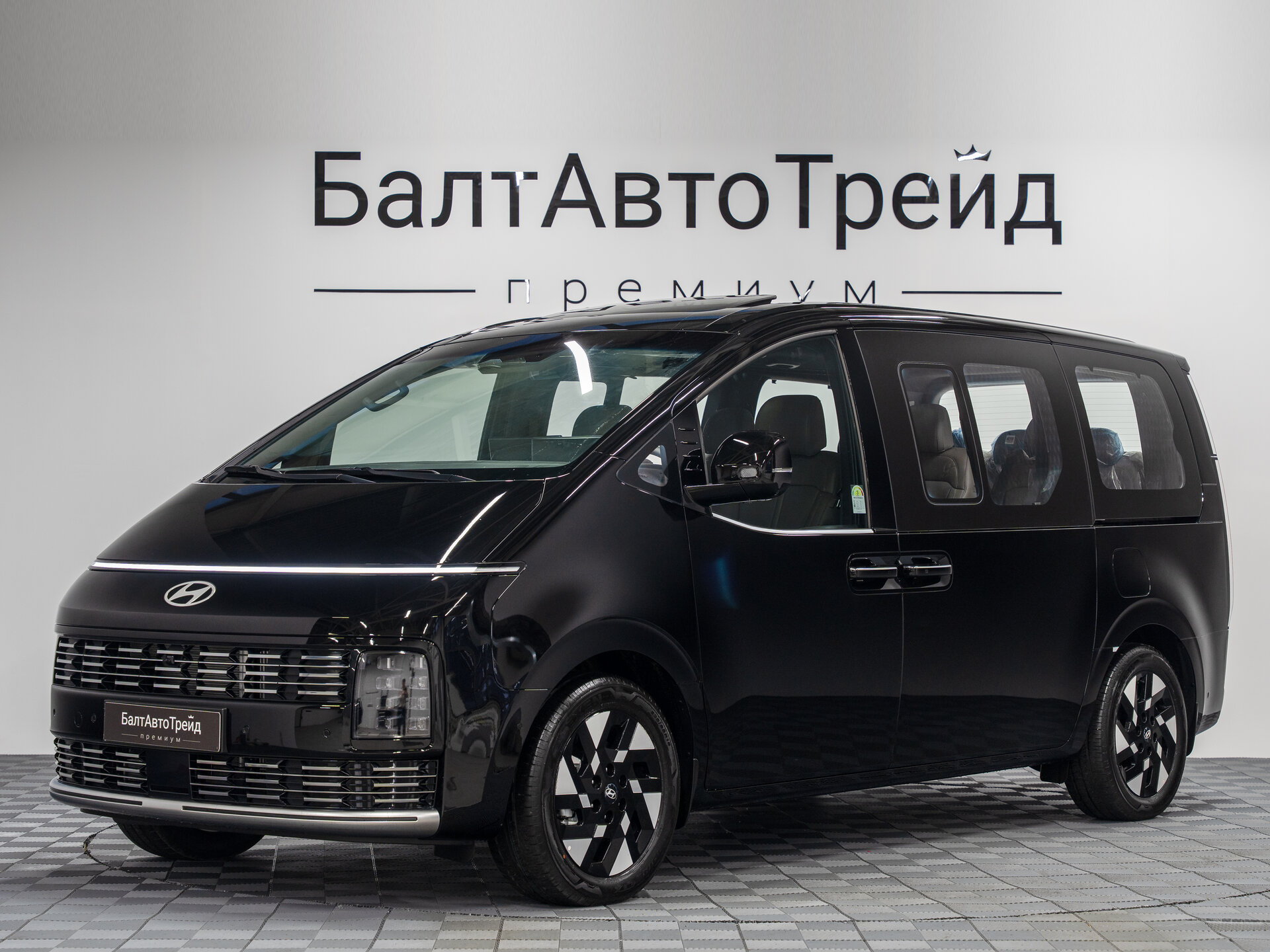 Автомобиль Hyundai Staria 1.6hyb AT (245 л.с.) - 1