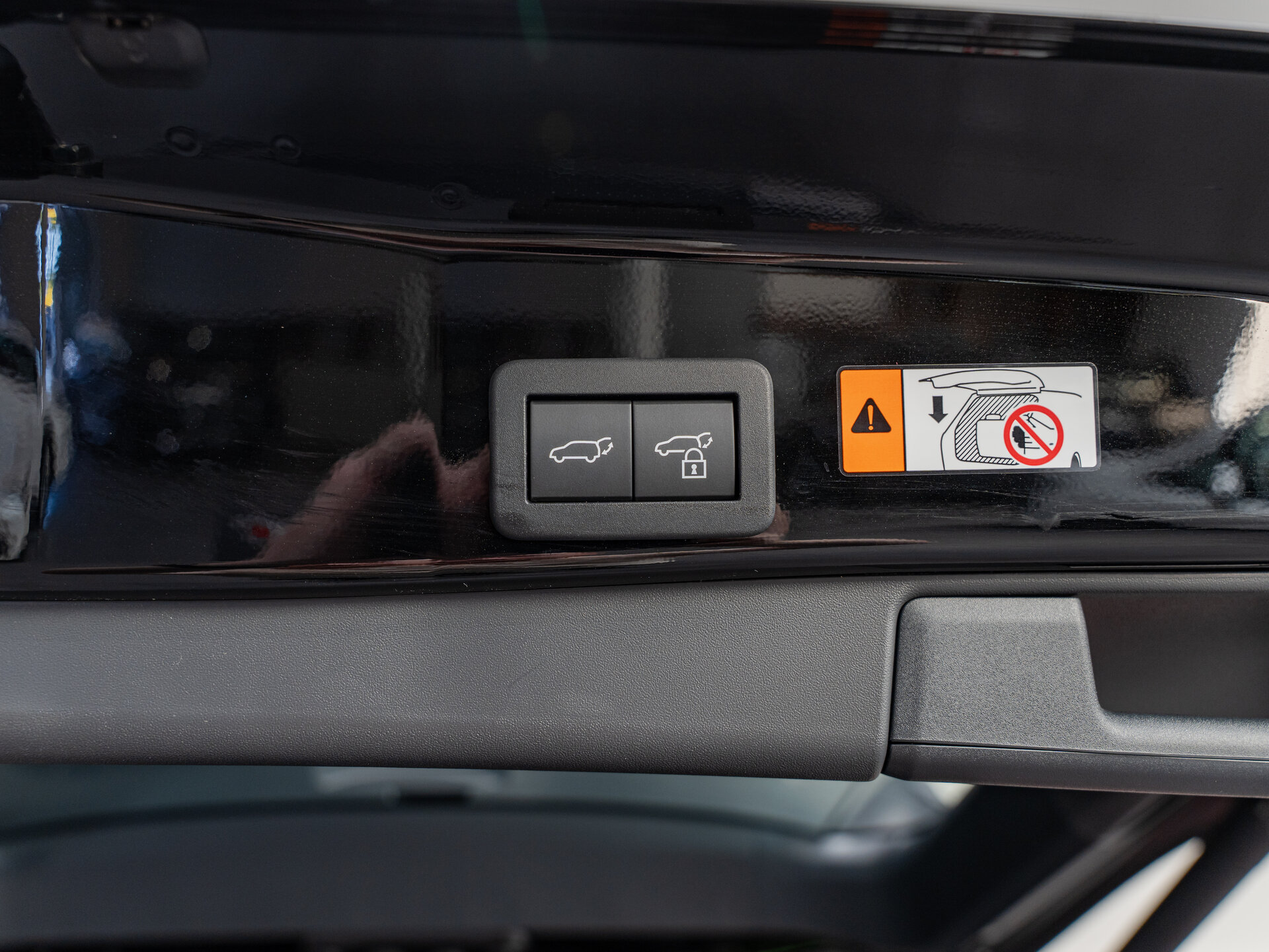 Автомобиль Toyota RAV4 2.0 CVT (171 л.с.) 4WD - 20