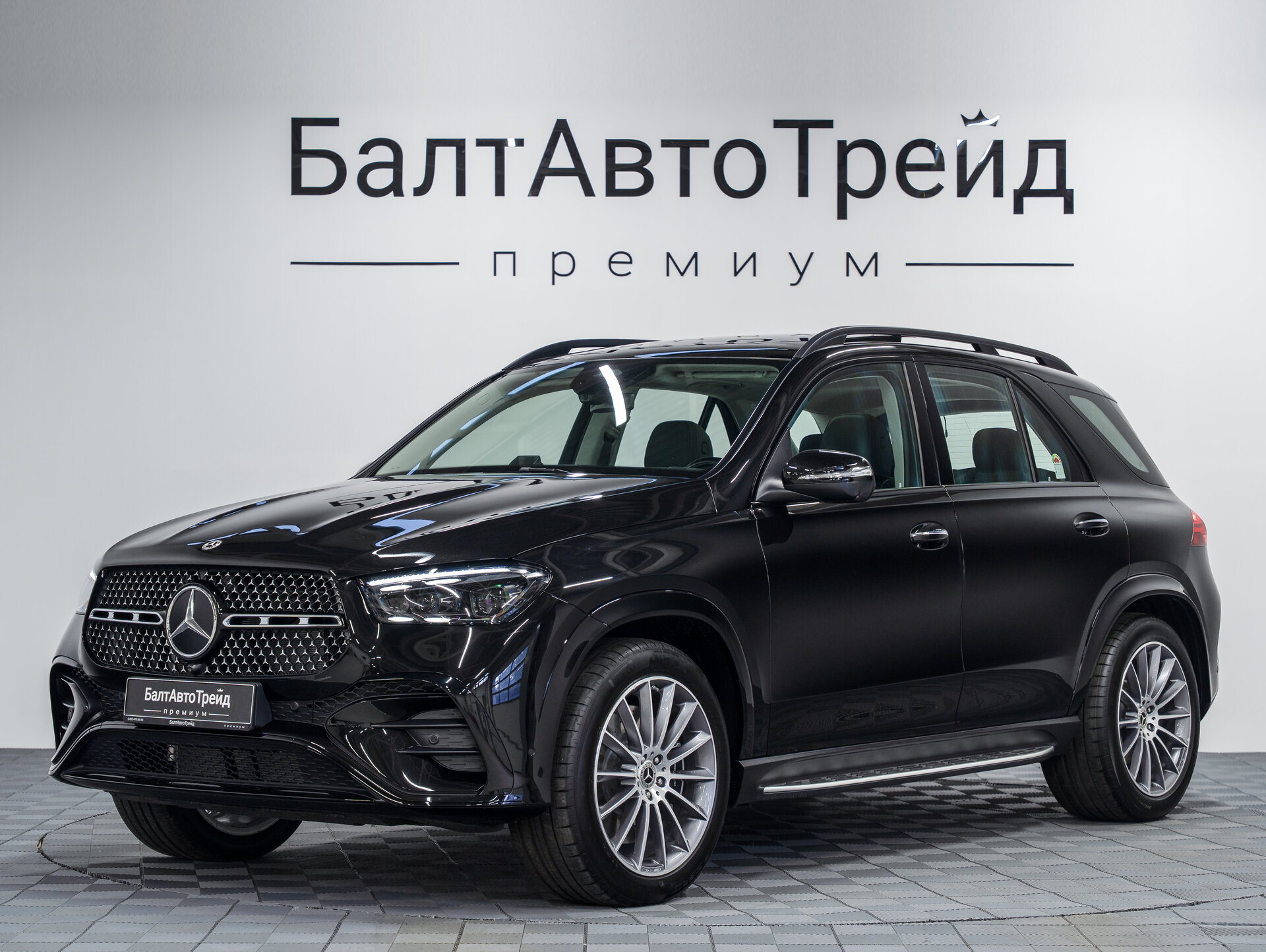Автомобиль Mercedes-Benz GLE 450 3.0 AT (381 л.с.) 4WD - 1