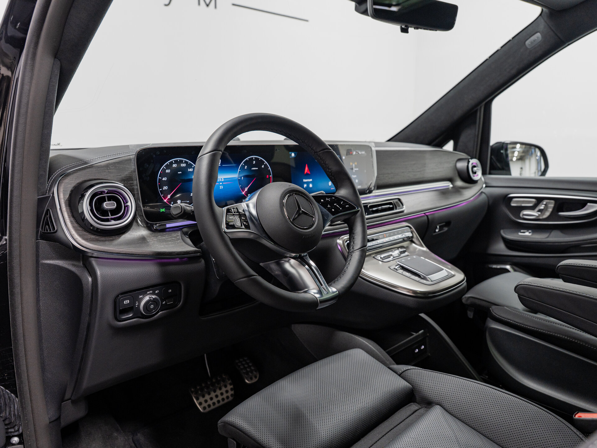 Автомобиль Mercedes-Benz V-Класс 300 d длинный 2.0d AT (237 л.с.) 4WD - 12