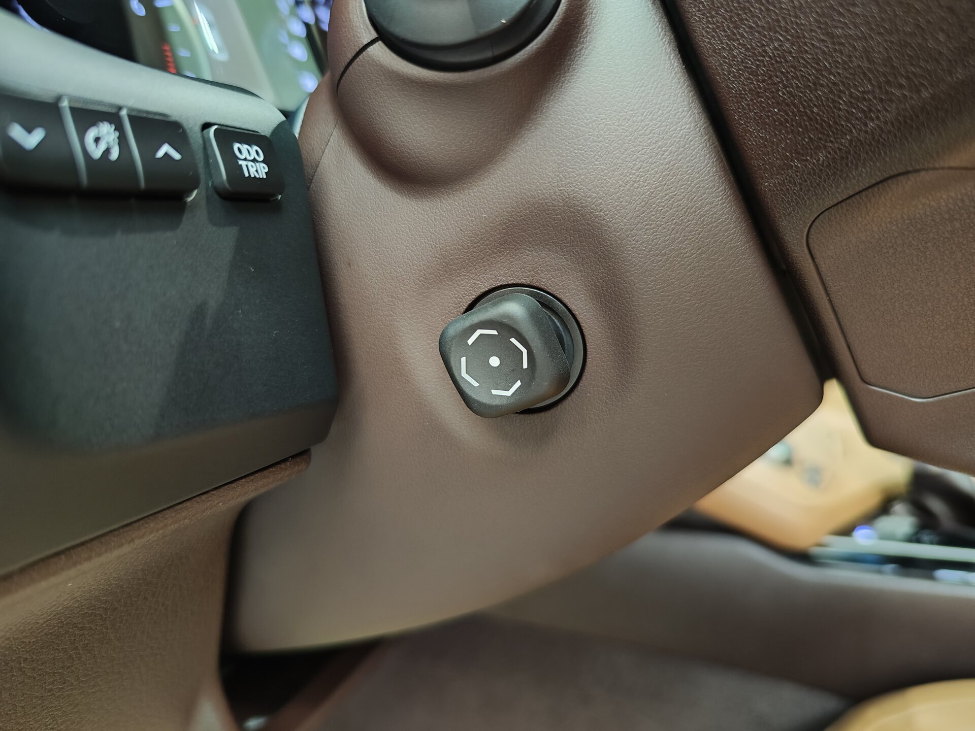 Автомобиль Lexus ES 200 2.0 AT (150 л.с.) - 20