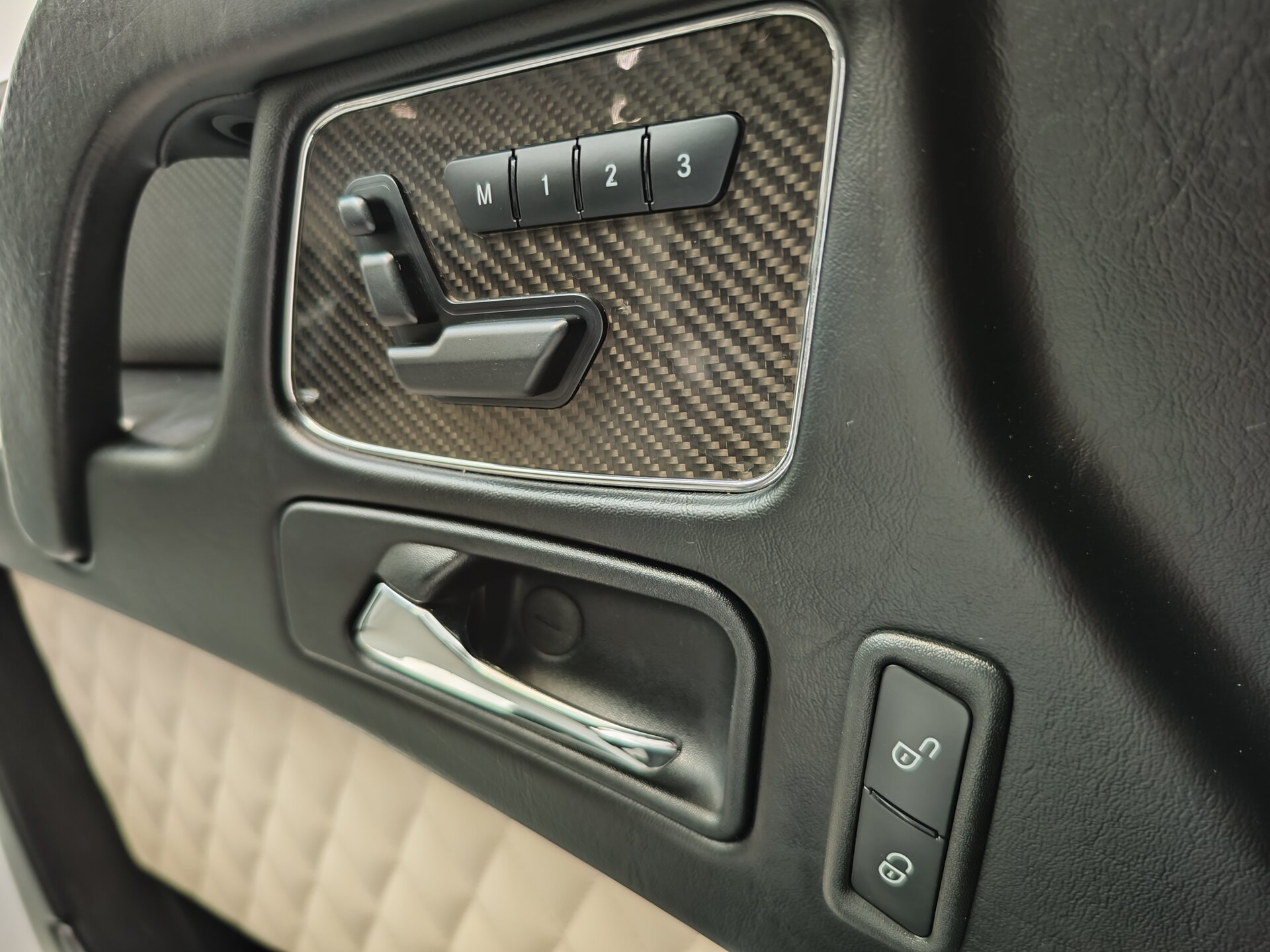 Автомобиль Mercedes-Benz G-Класс AMG 63 AMG 5.5 AT (571 л.с.) 4WD - 20