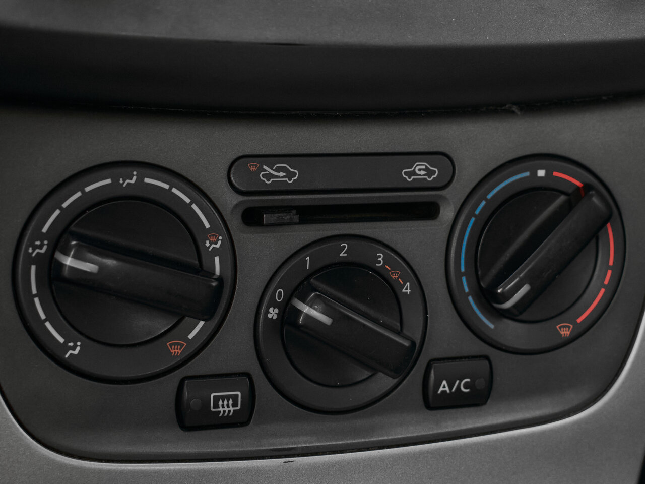 Купить Nissan Sentra 1.6 CVT (117 л.с.), 2015 в Екатеренбурге