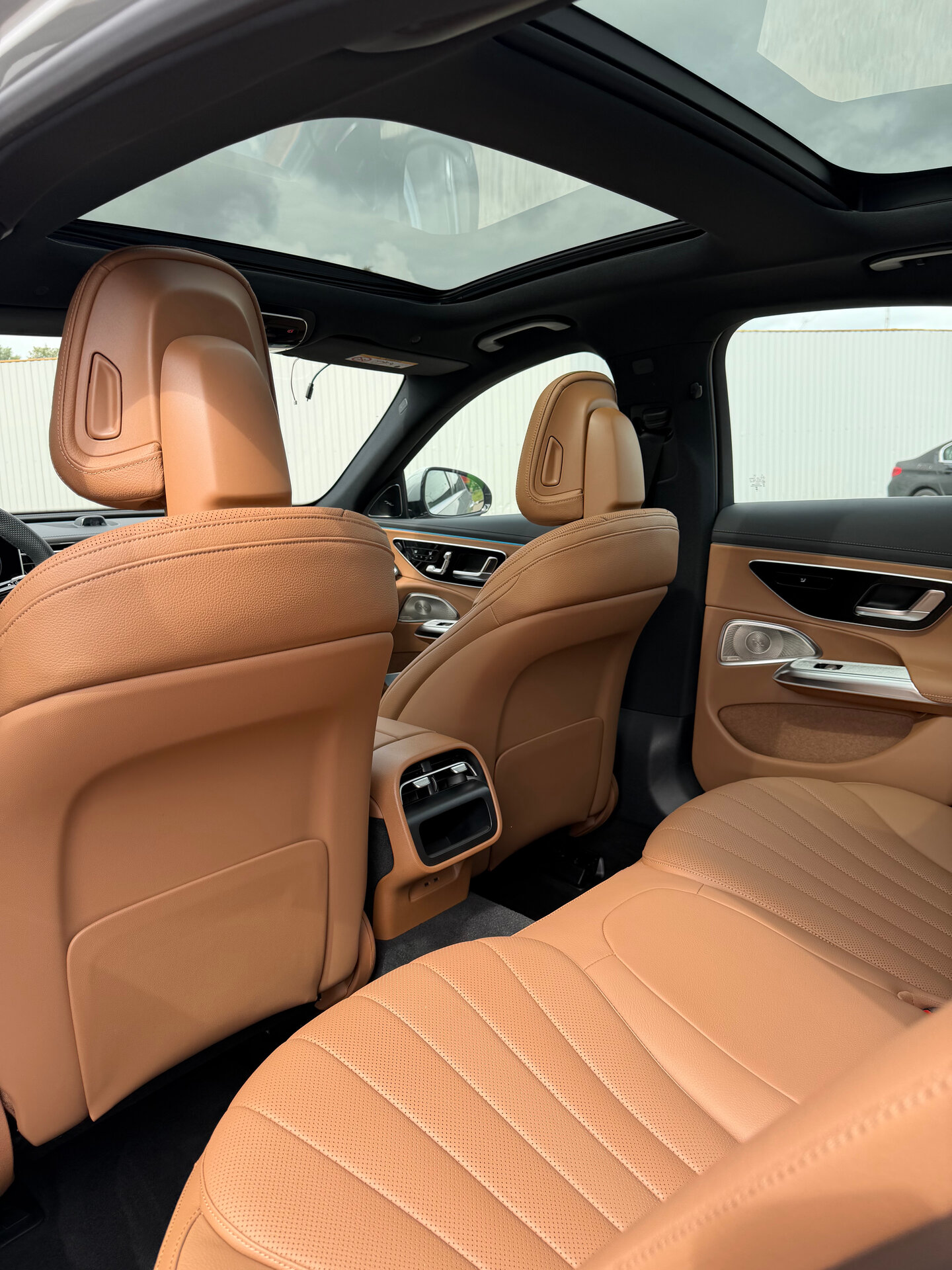 Автомобиль Mercedes-Benz E-Класс 300 2.0 AT (258 л.с.) 4WD - 13