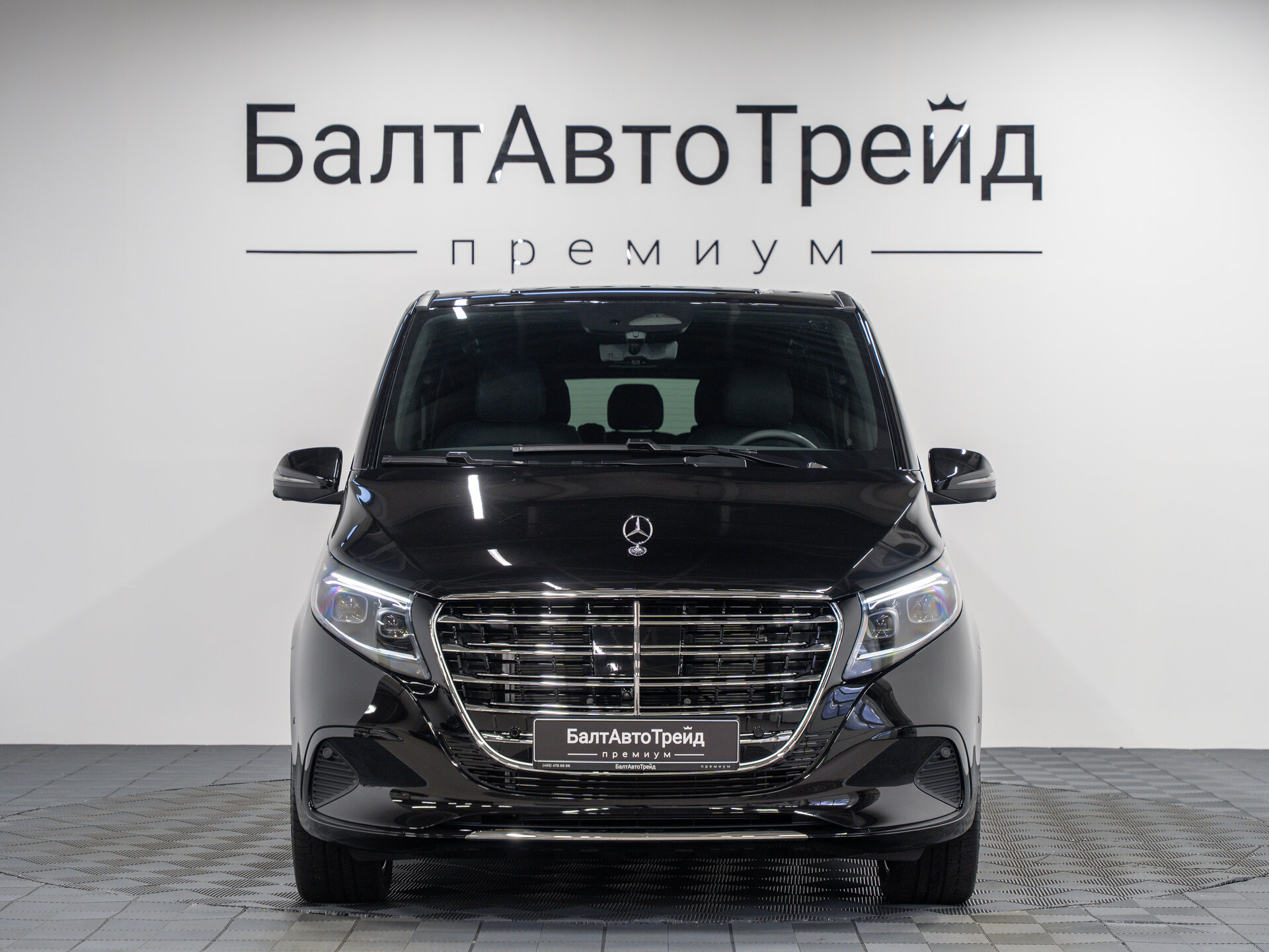 Автомобиль Mercedes-Benz V-Класс 300 d экстра длинный 2.0d AT (237 л.с.) 4WD - 4