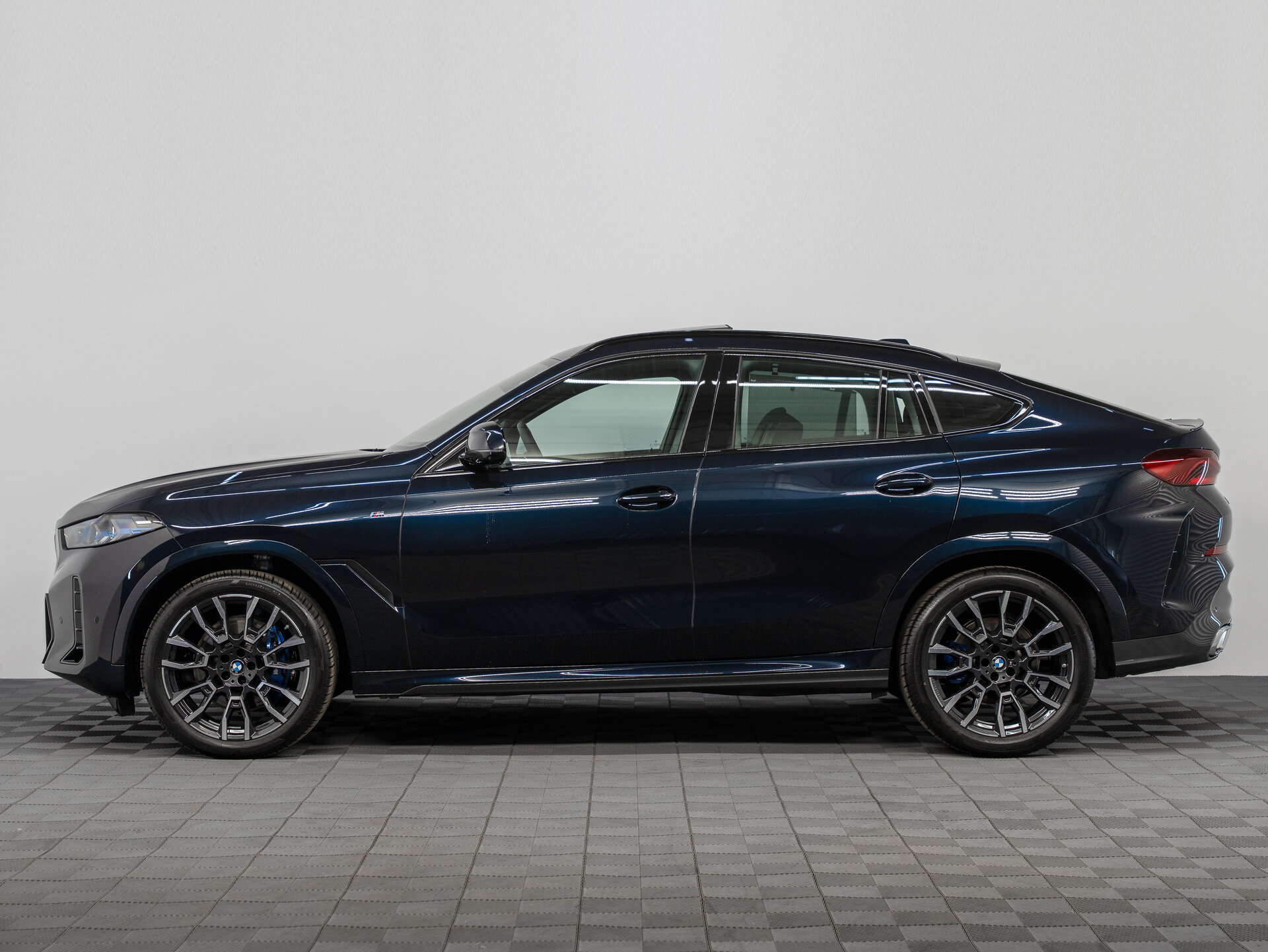 Автомобиль BMW X6 40i 3.0 AT (381 л.с.) 4WD - 8