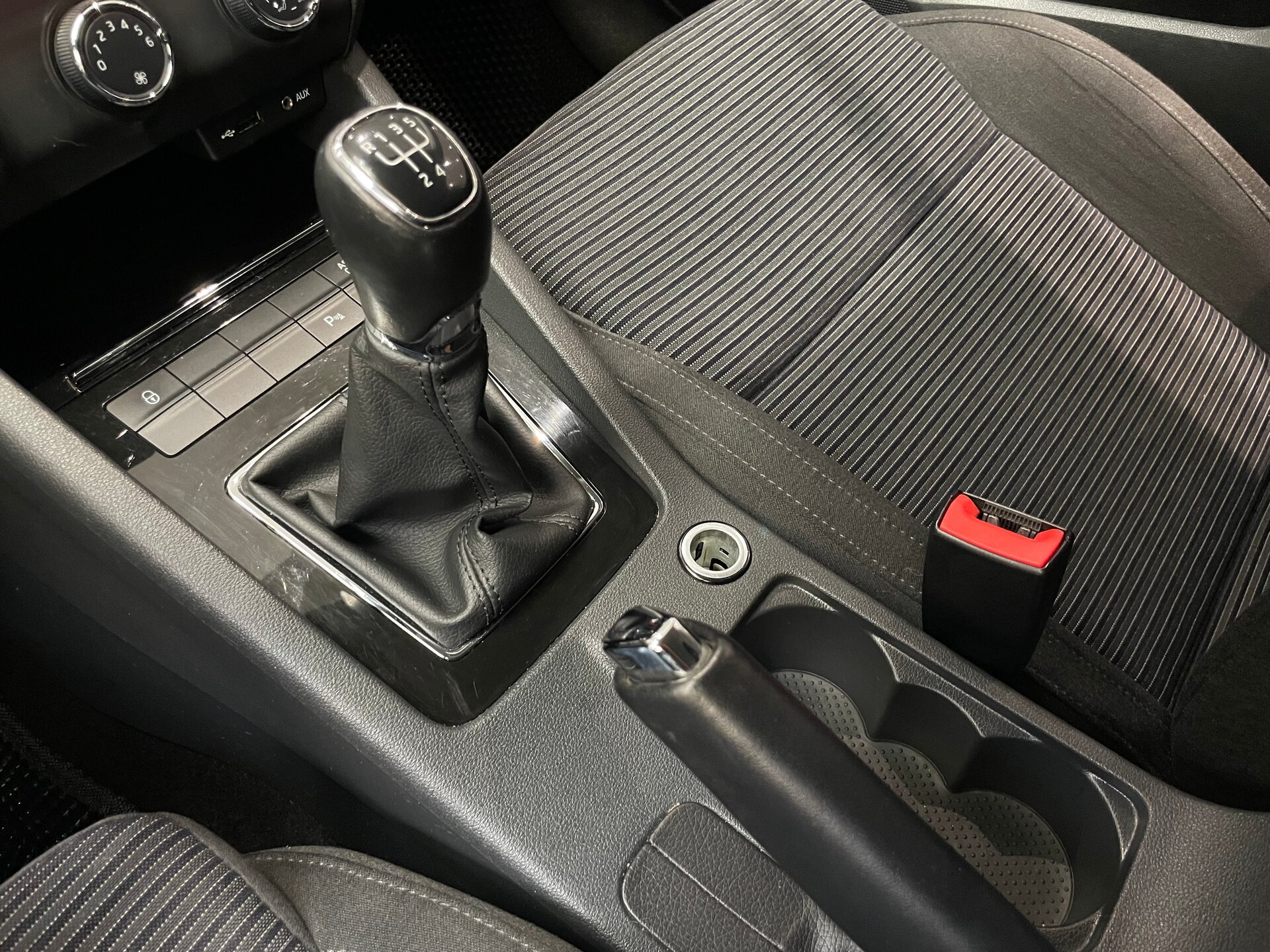 Автомобиль Skoda Octavia 1.6 MT (110 л.с.) - 17