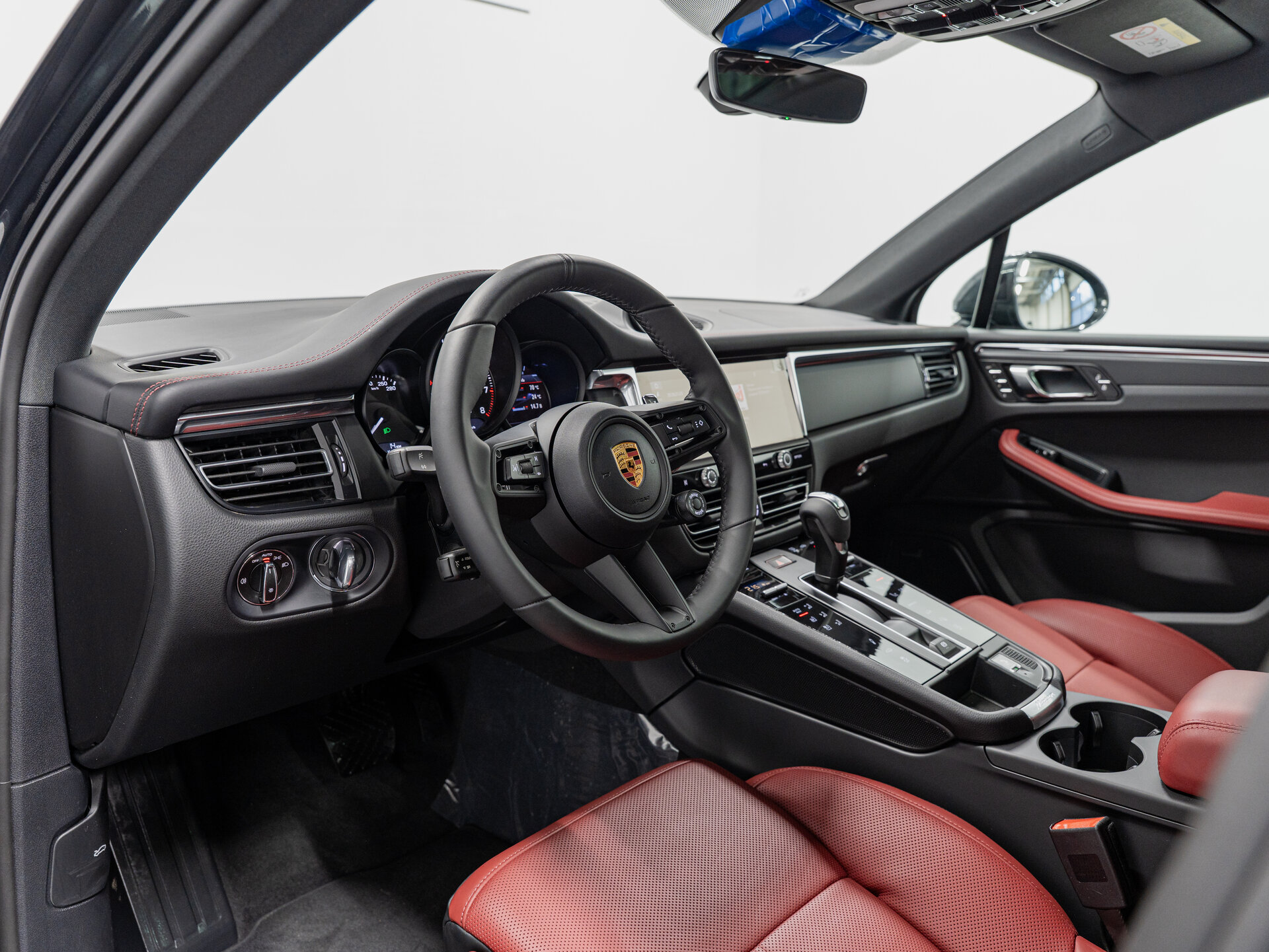 Автомобиль Porsche Macan 2.0 AMT (265 л.с.) 4WD - 13