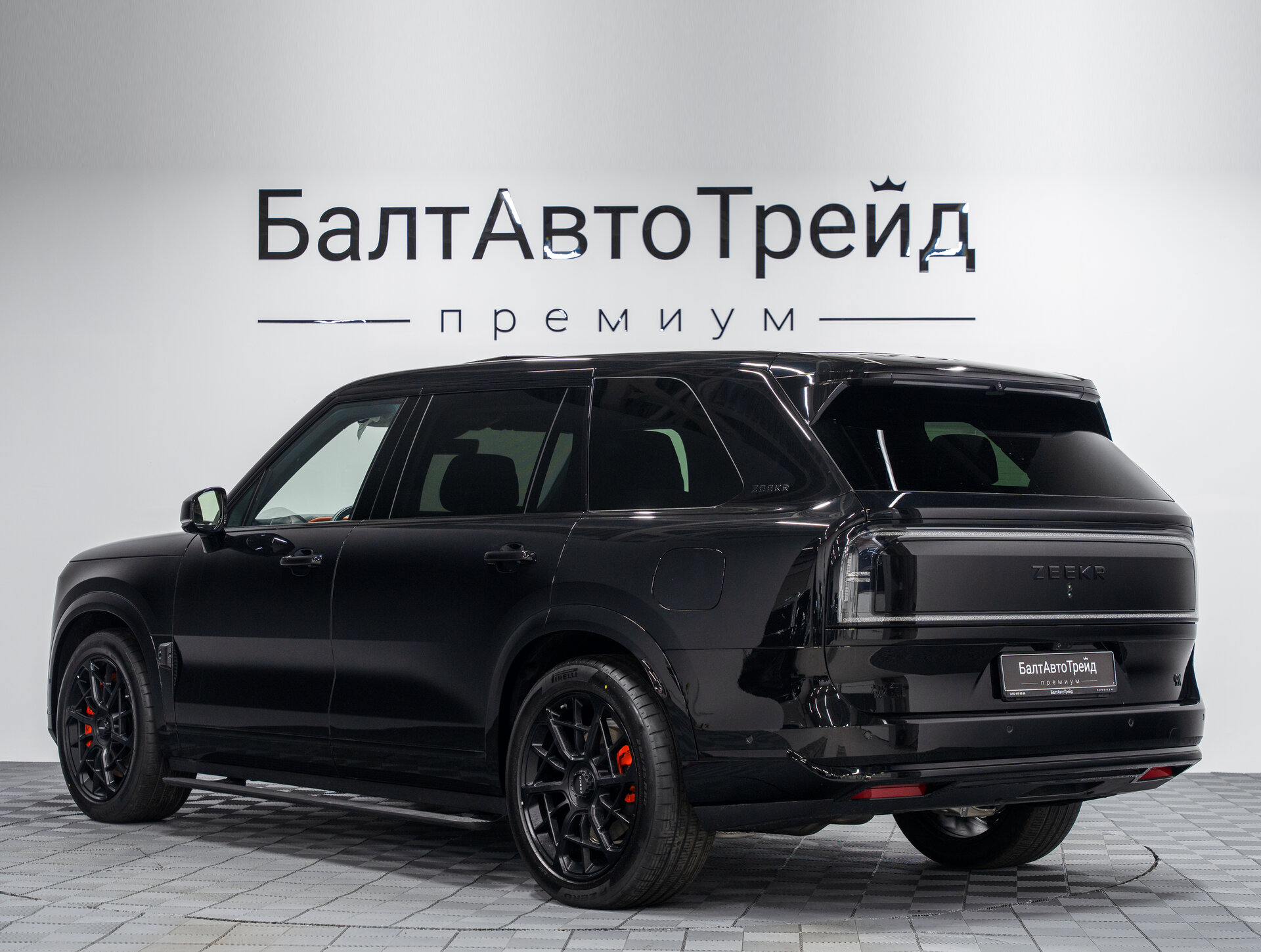 Автомобиль Zeekr 9X 70 kWh 2.0hyb AT (1401 л.с.) 4WD - 10