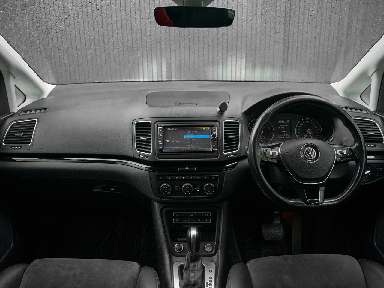 Купить Volkswagen Sharan 1.4 AMT (150 л.с.), 2017 в Екатеренбурге