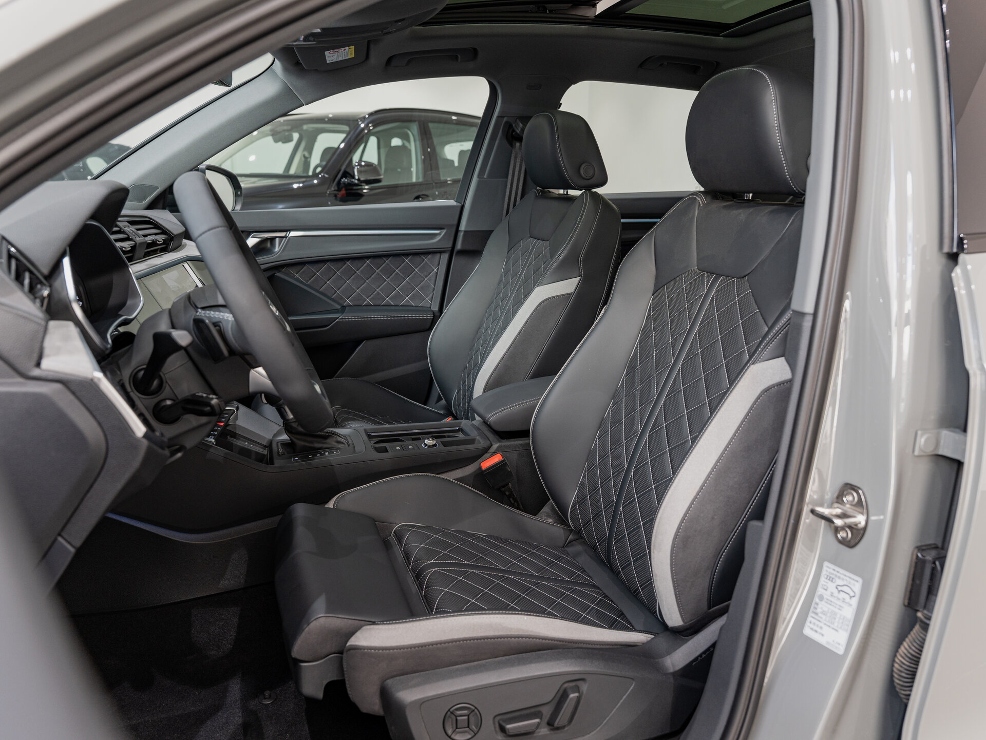Автомобиль Audi Q3 35 TFSI 1.5 AMT (160 л.с.) - 18