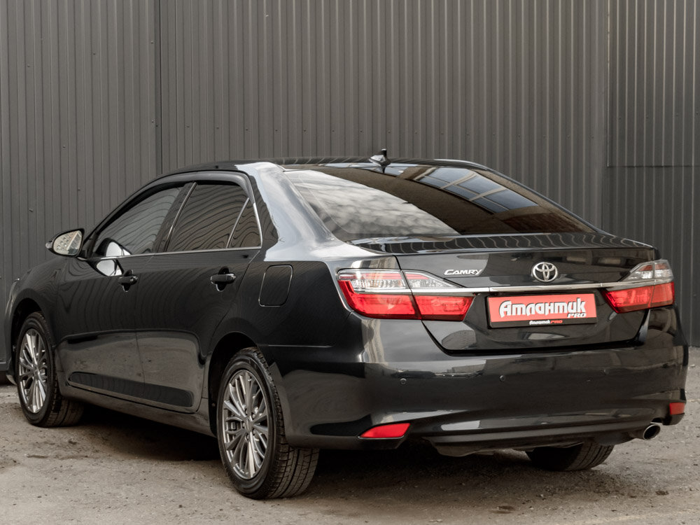 Купить Toyota Camry 2.5 AT (181 л.с.), 2017 в Екатеренбурге